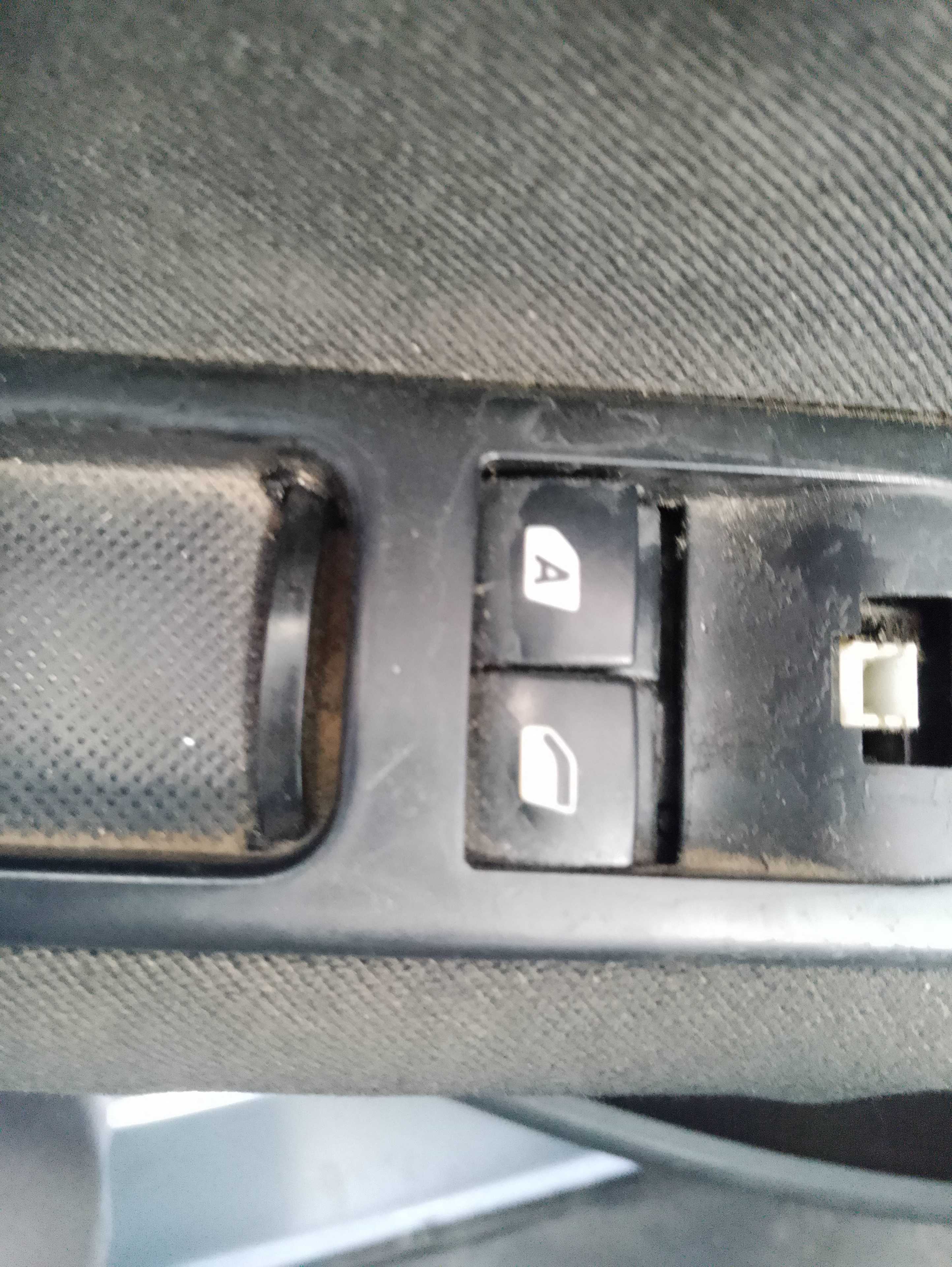 Recambio de mando elevalunas delantero izquierdo para peugeot 207 confort referencia OEM IAM   