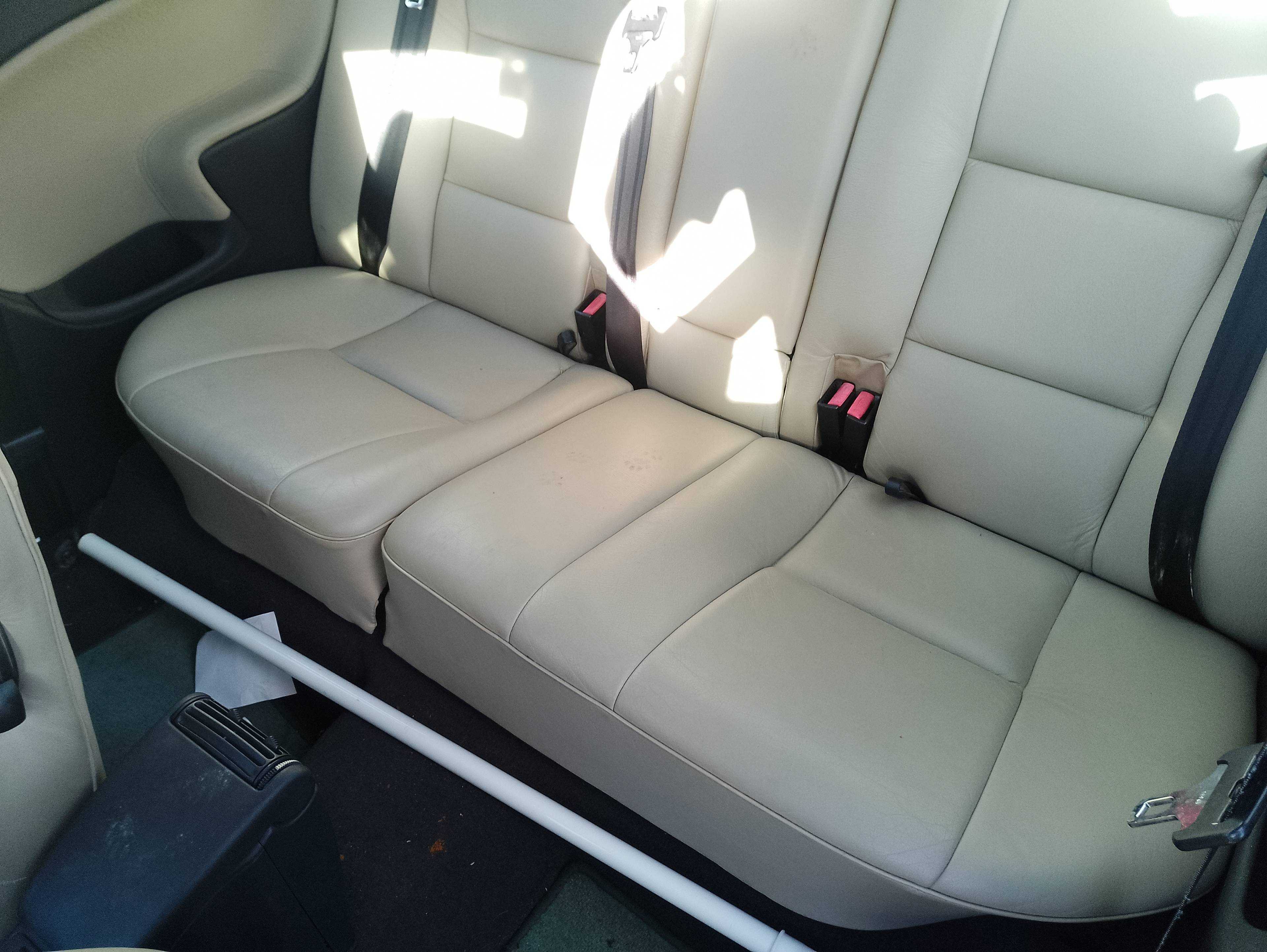 Recambio de asientos traseros para saab 900 berlina 2.0 cat referencia OEM IAM   