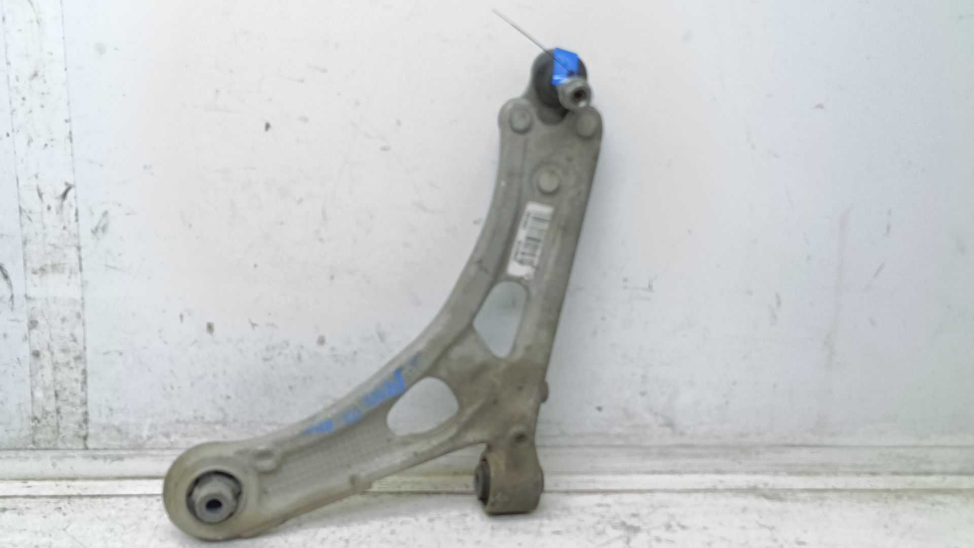 Recambio de brazo suspension inferior delantero izquierdo para peugeot partner grip l1 referencia OEM IAM 9815014680  