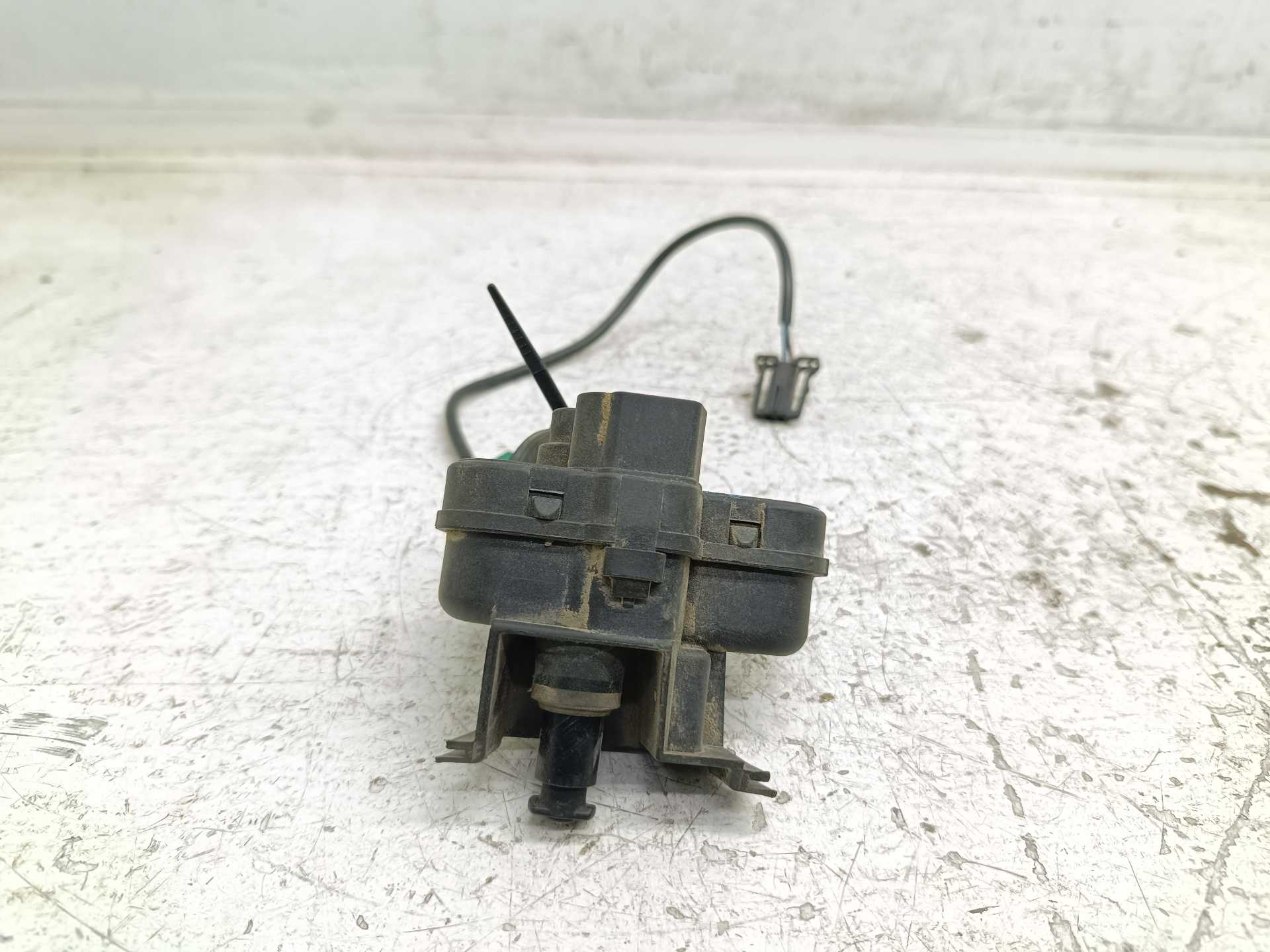 Recambio de motor cierre centralizado tapa combustible para volkswagen tiguan (5n1) 2.0 tdi referencia OEM IAM 5N0810773B  
