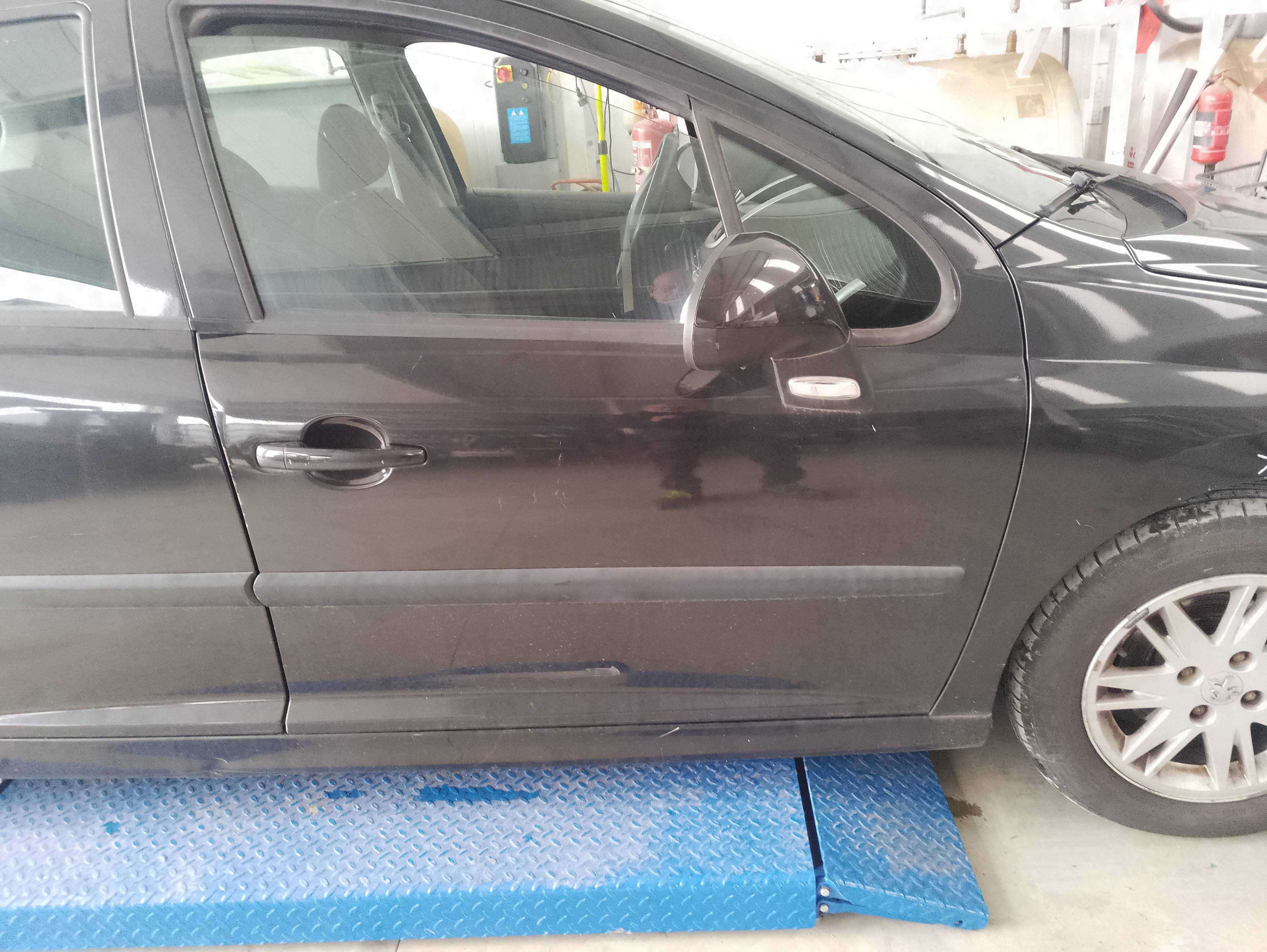 Recambio de puerta delantera derecha para peugeot 207 confort referencia OEM IAM   
