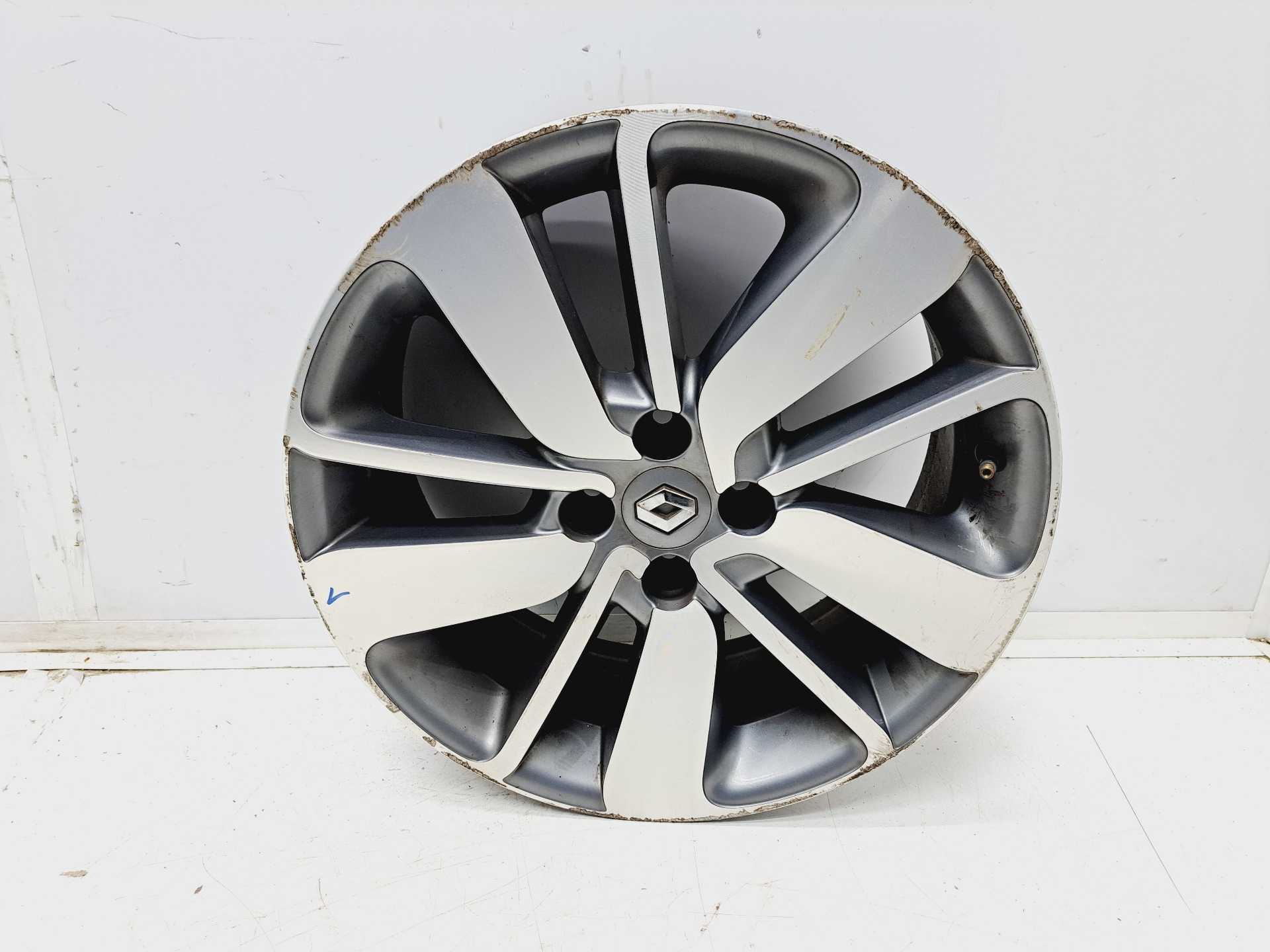 Recambio de llanta para renault clio iv referencia OEM IAM 4030006450R R17 