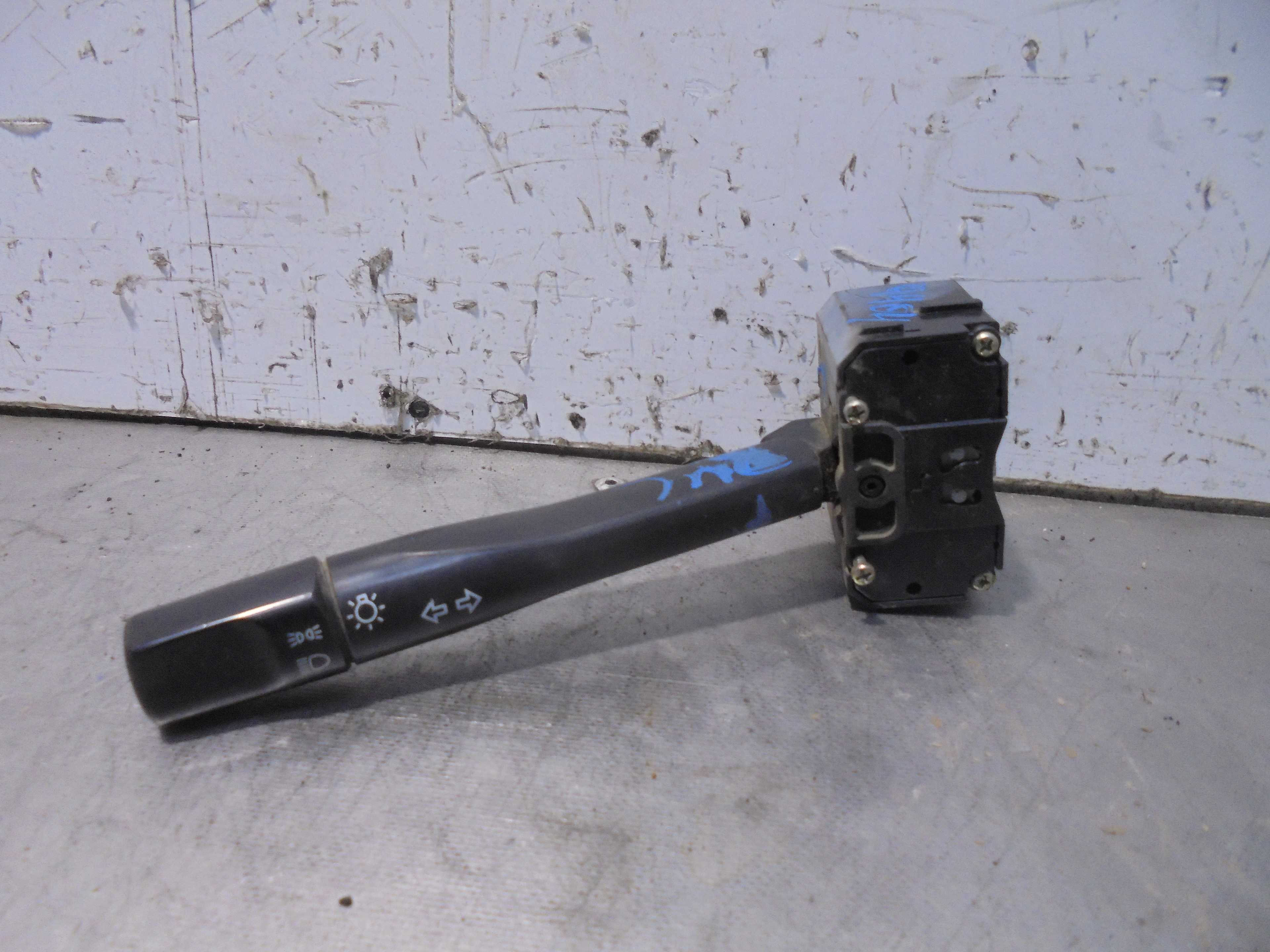Recambio de mando intermitentes para mg mg zr 105 referencia OEM IAM 36860E  
