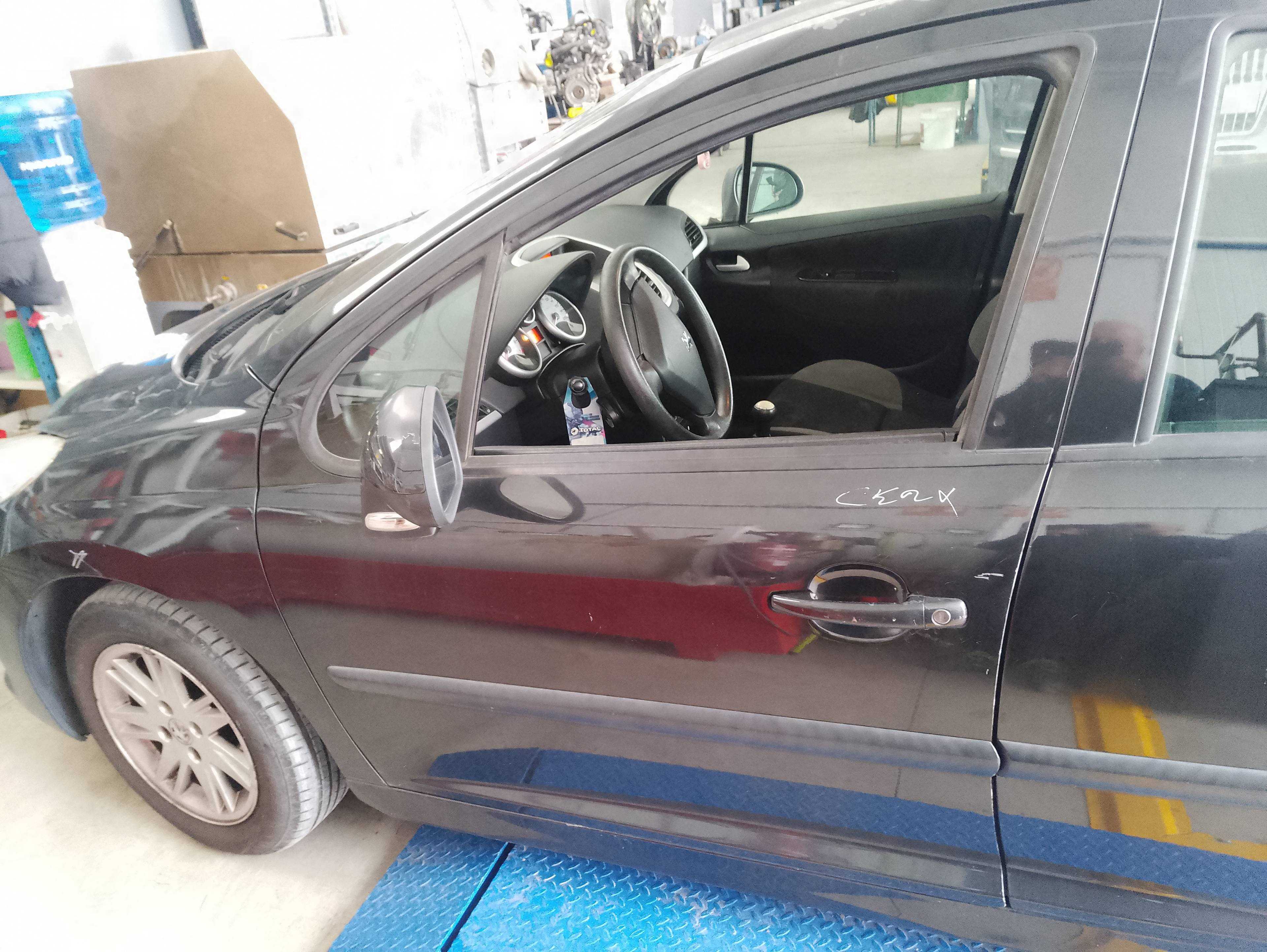 Recambio de puerta delantera izquierda para peugeot 207 confort referencia OEM IAM   