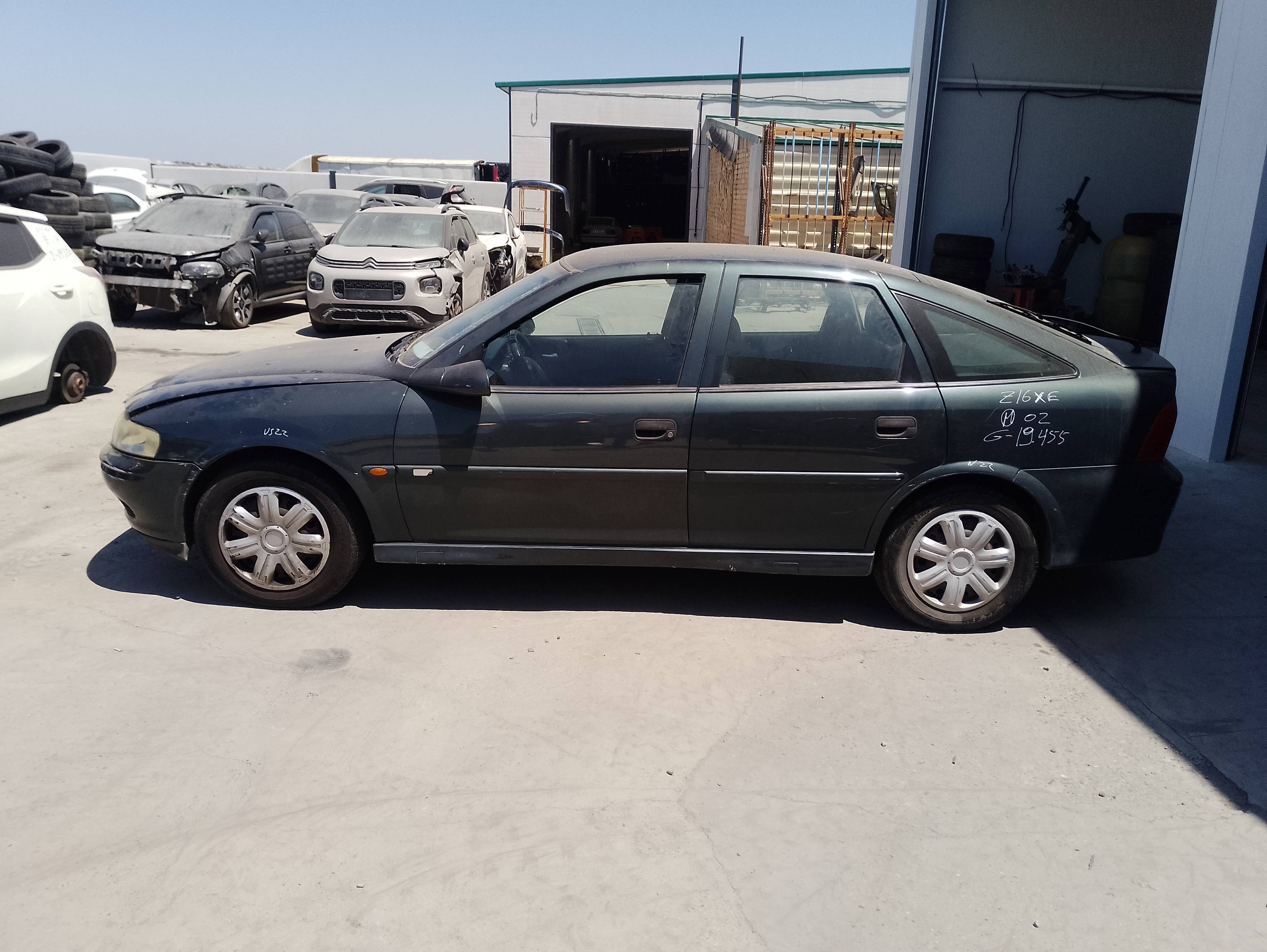 opel vectra b berlina del año 2002