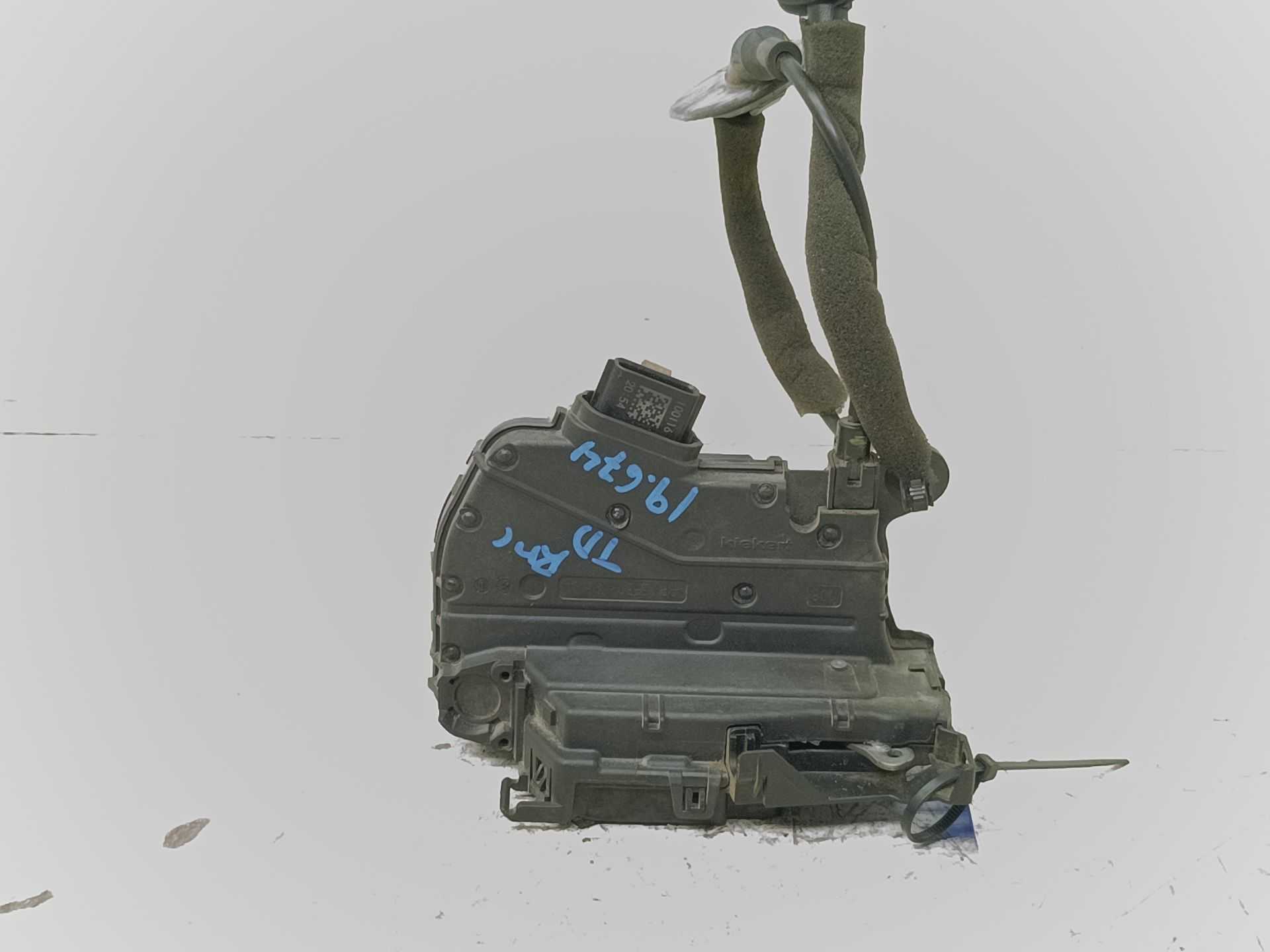 Recambio de cerradura puerta trasera derecha para smart forfour basis (52kw) (453.042) referencia OEM IAM A4537300200 825027950R
