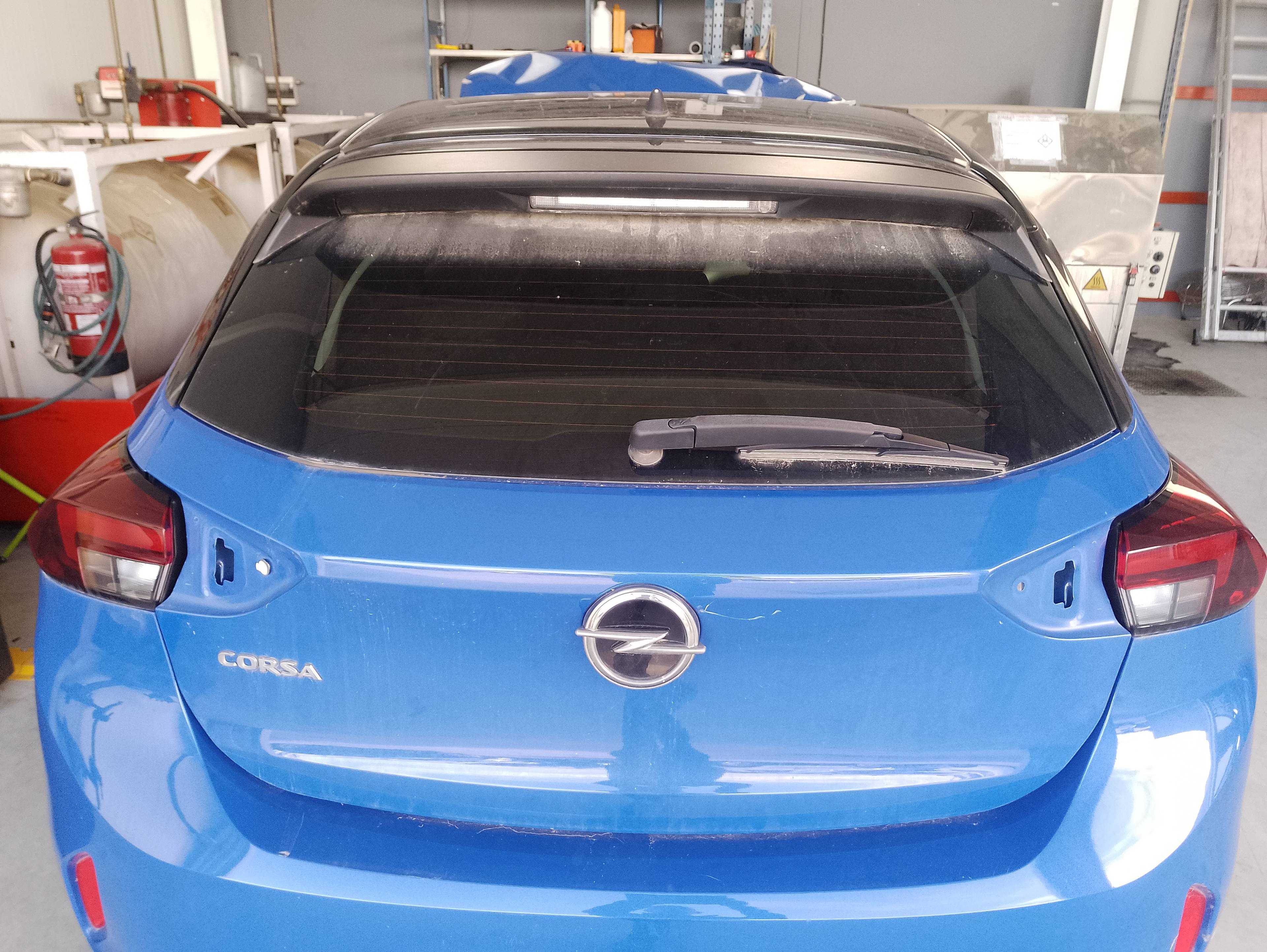 Recambio de porton trasero para opel corsa f edition referencia OEM IAM   