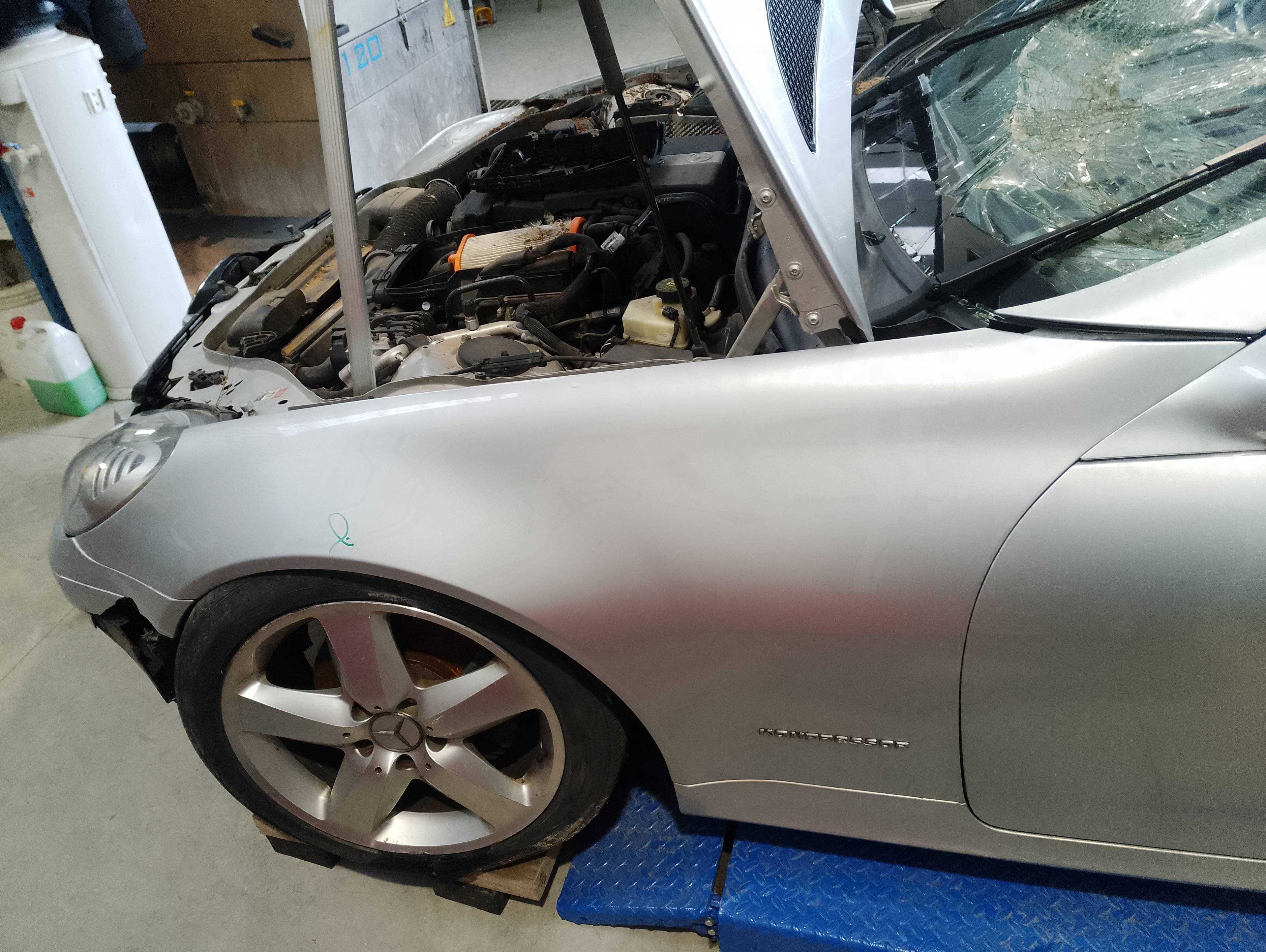 Recambio de aleta delantera izquierda para mercedes-benz clase slk (w171) roadster 200 compressor (171.442) referencia OEM IAM  