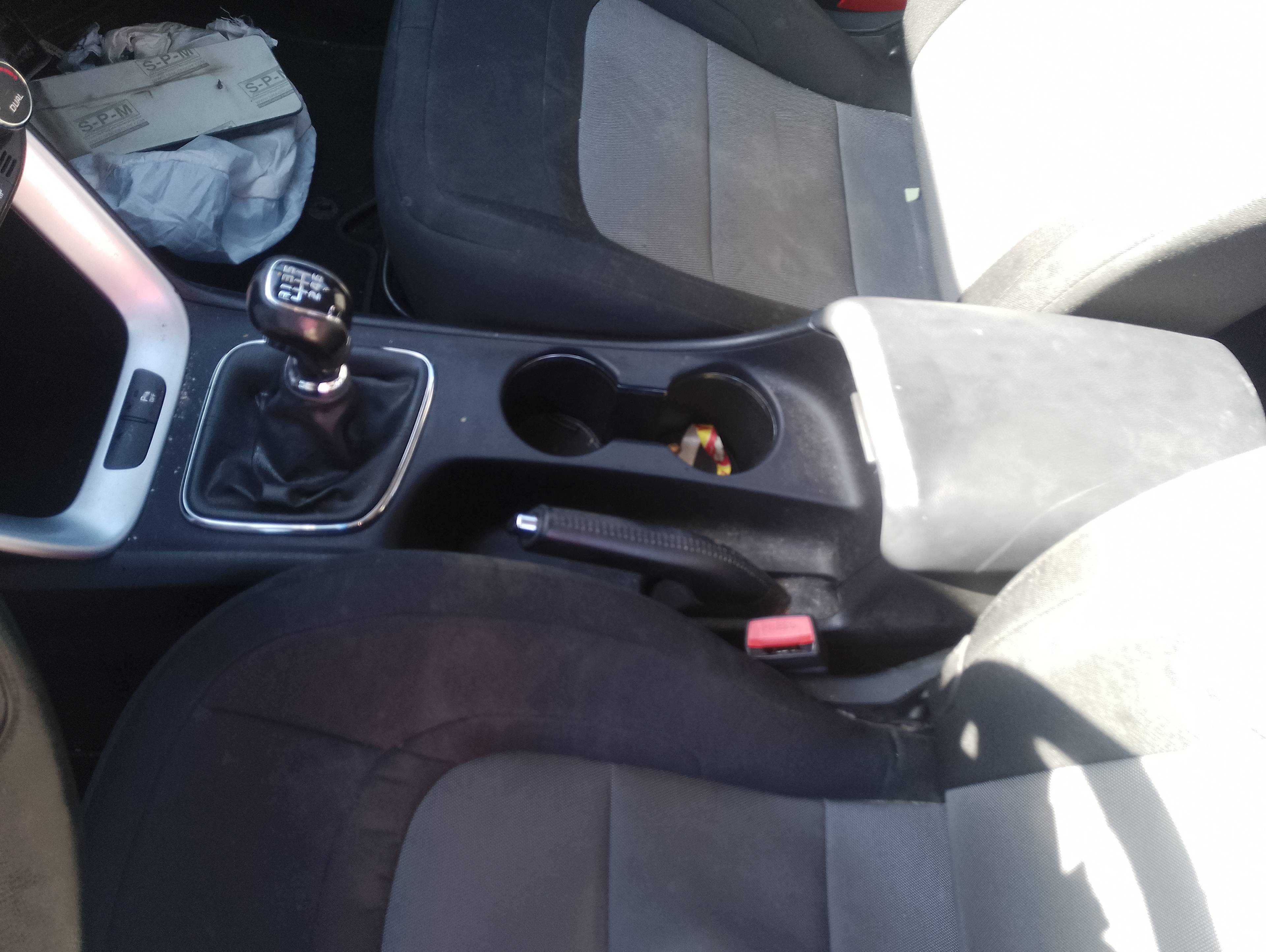 Recambio de apoyabrazos central para kia cee´d business referencia OEM IAM   