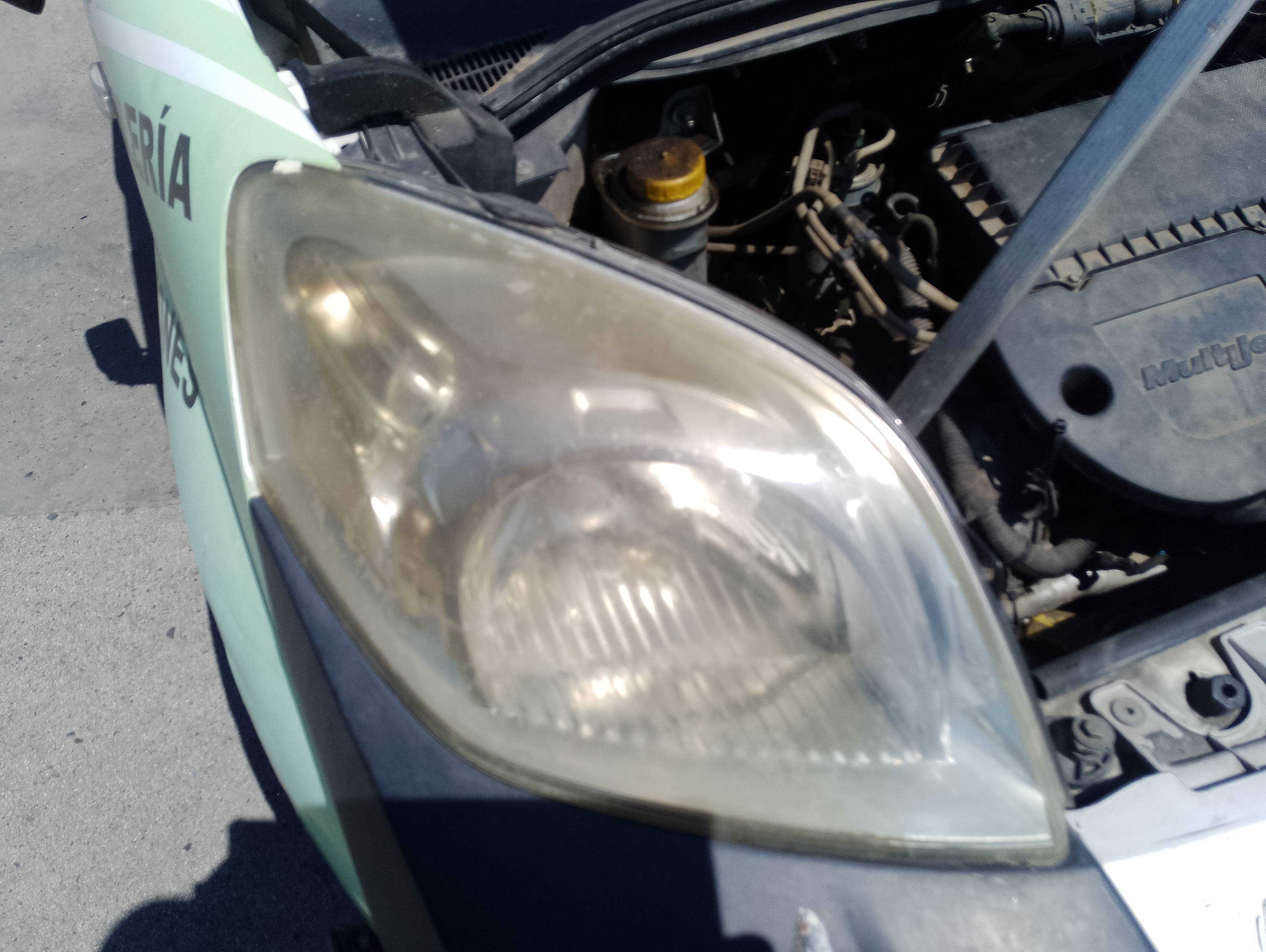 Recambio de faro derecho para fiat fiorino adventure cargo referencia OEM IAM   