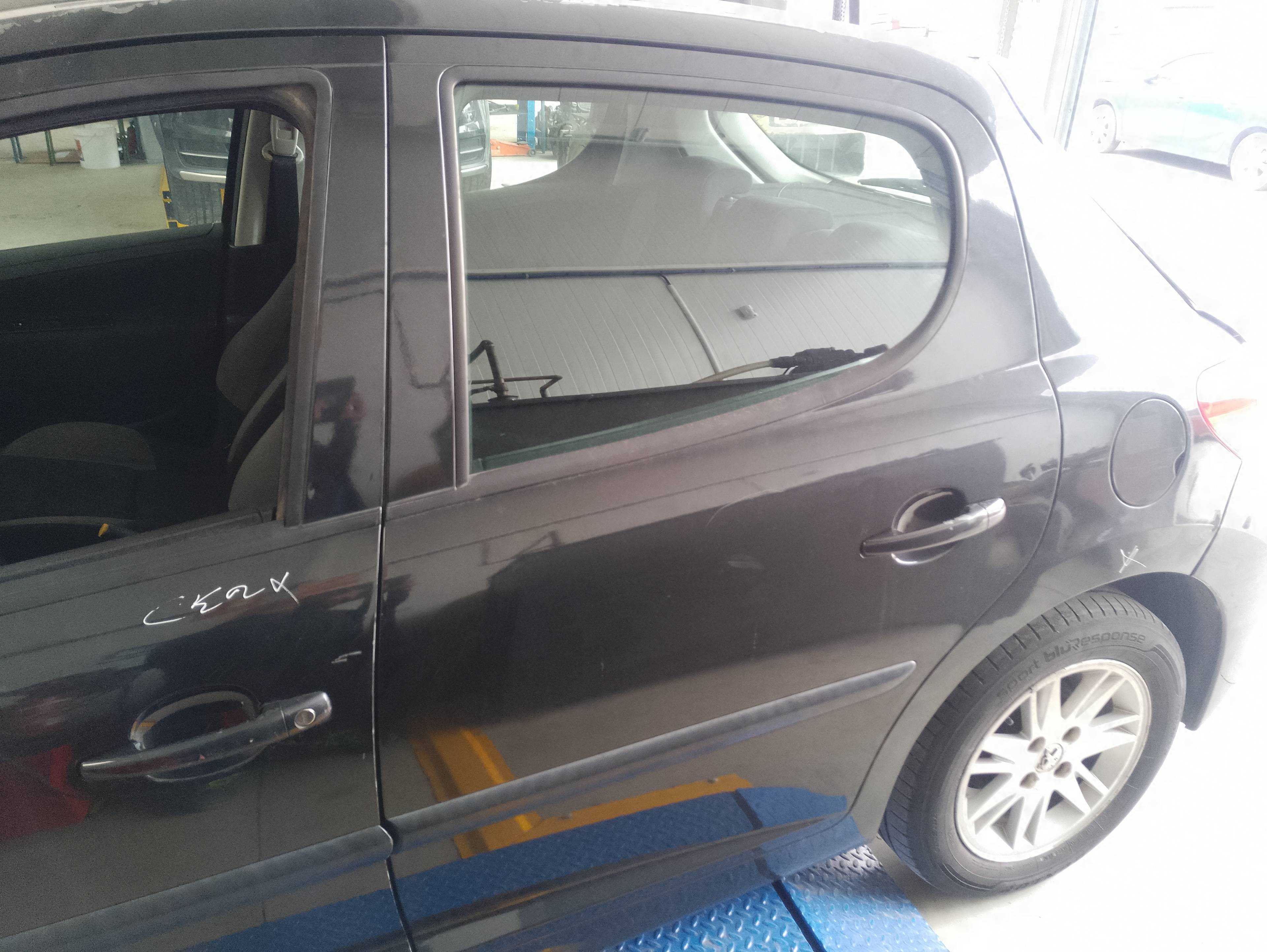 Recambio de puerta trasera izquierda para peugeot 207 confort referencia OEM IAM   