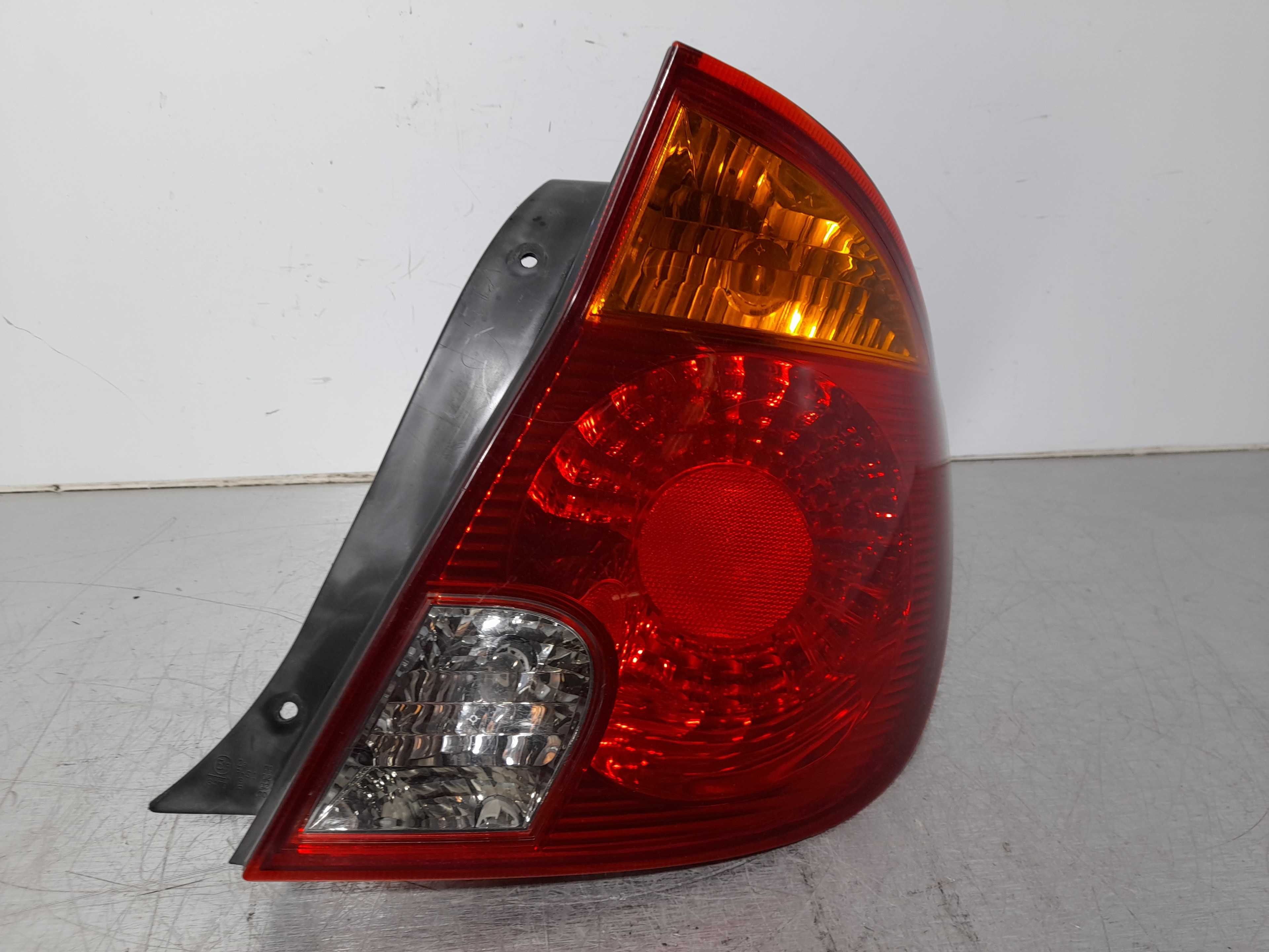 Recambio de piloto trasero derecho para hyundai accent (lc) gl 5p referencia OEM IAM   