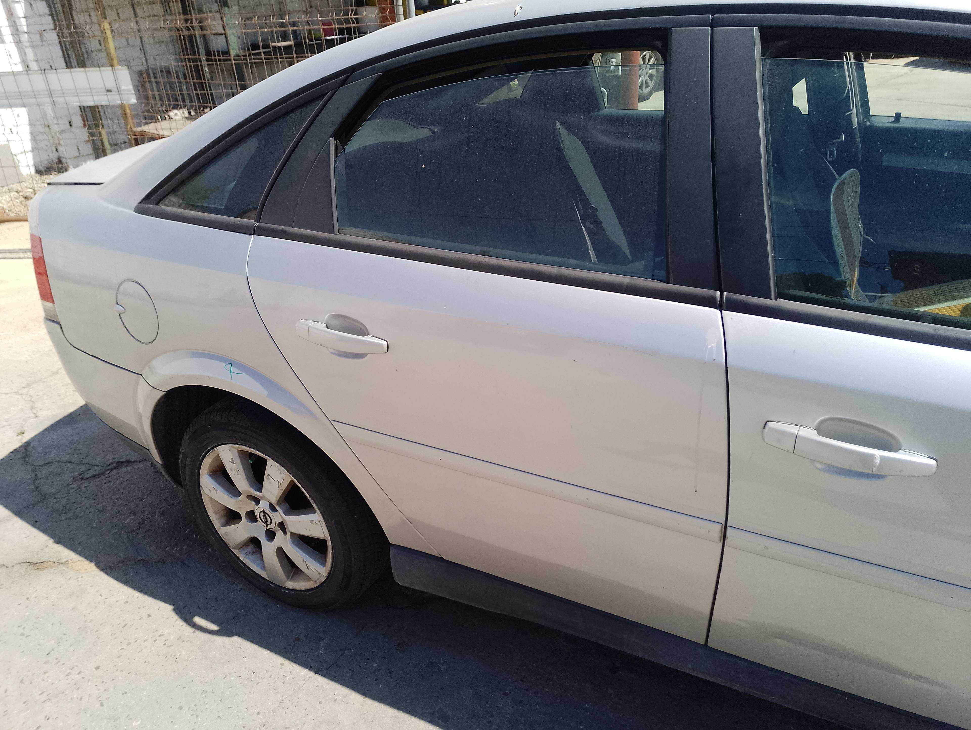 Recambio de puerta trasera derecha para opel vectra c berlina club referencia OEM IAM   