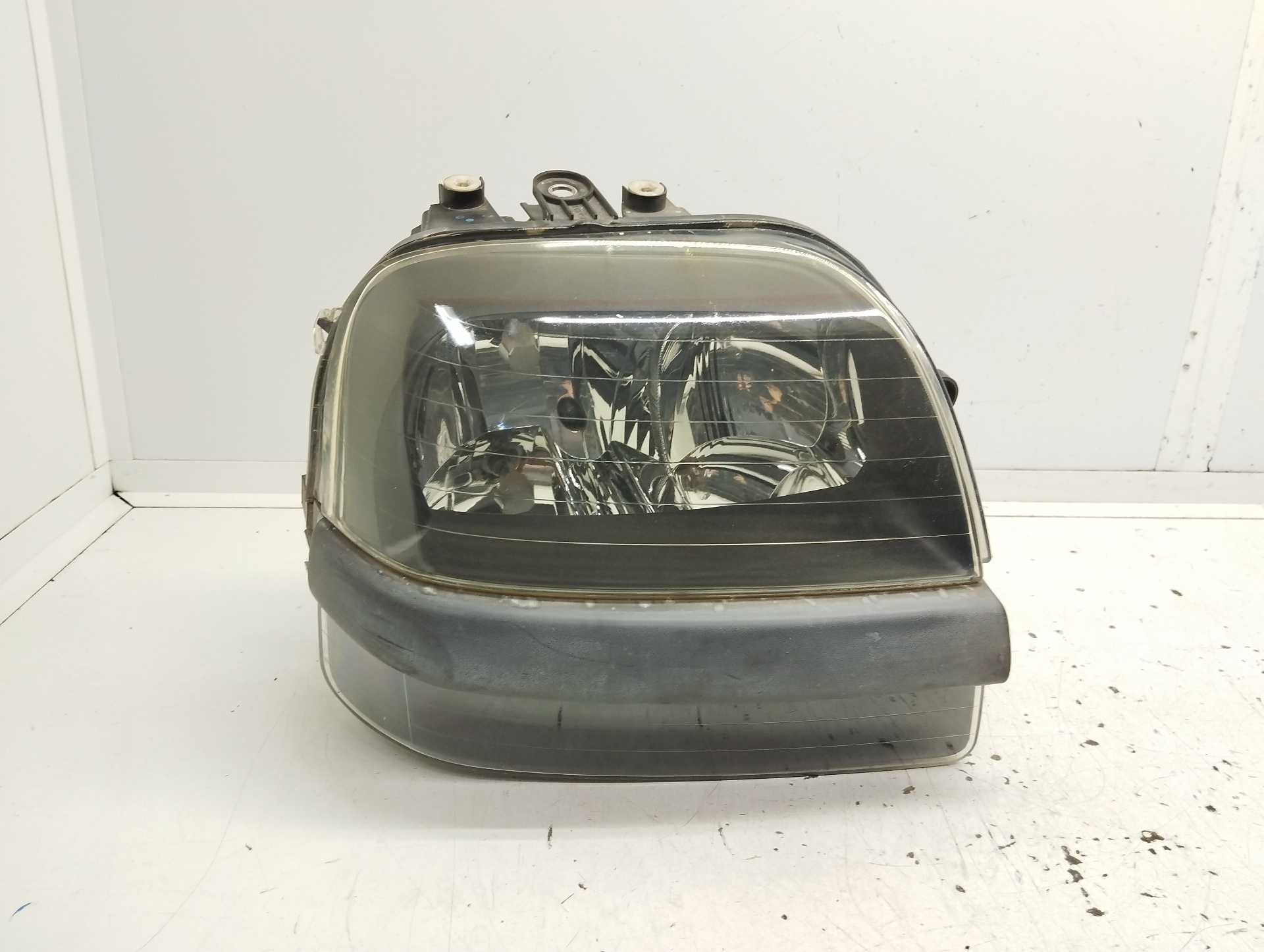 Recambio de faro derecho para fiat doblo cargo (223) 1.9 jtd cat referencia OEM IAM 46807769  