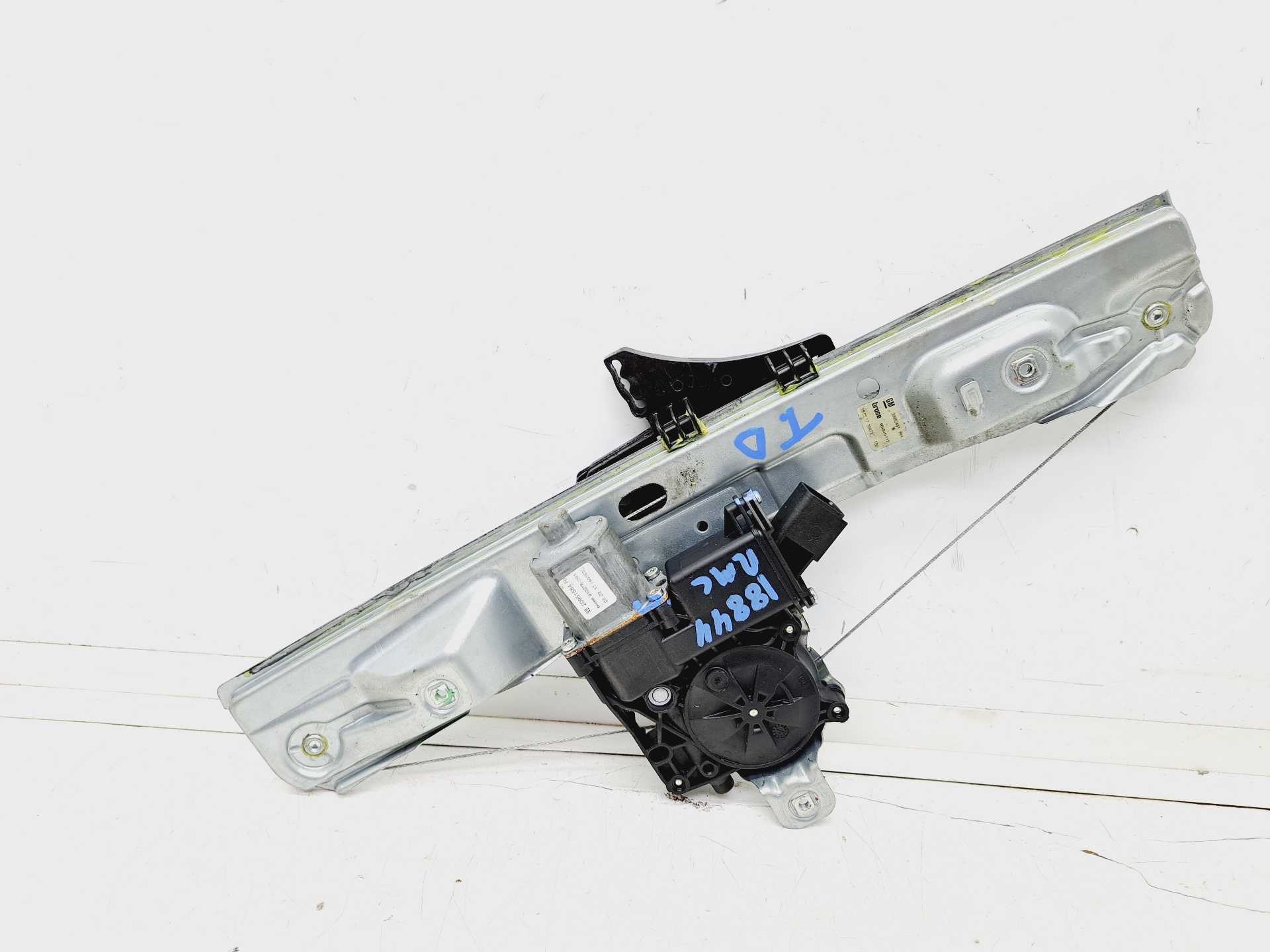 Recambio de elevalunas trasero derecho para opel insignia berlina selective referencia OEM IAM 20952451 910278201 