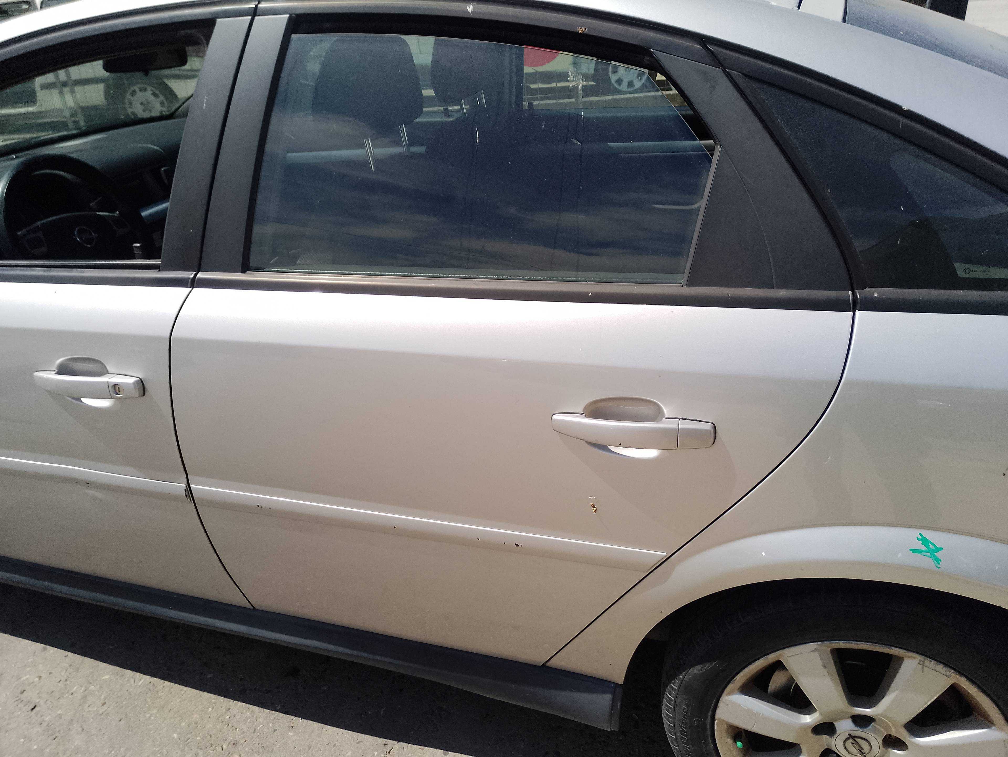 Recambio de puerta trasera izquierda para opel vectra c berlina club referencia OEM IAM   