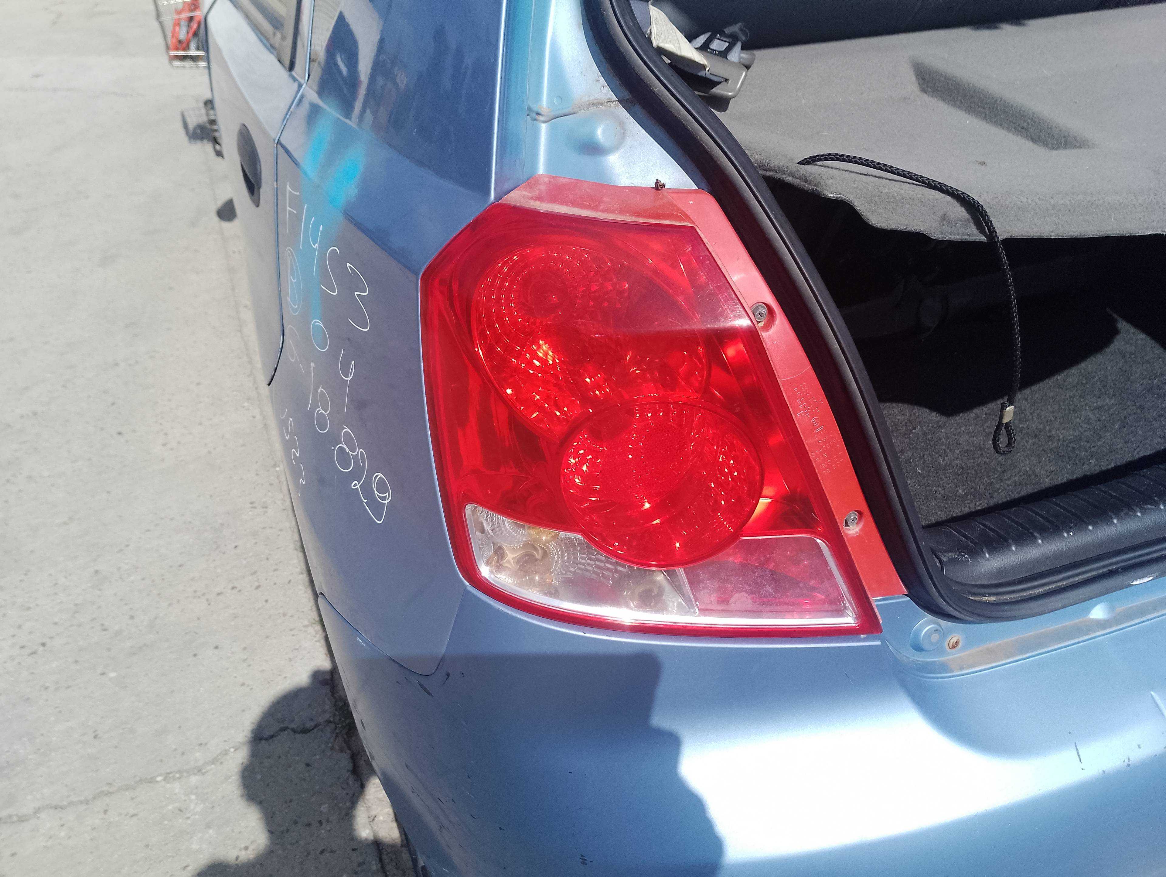 Recambio de piloto trasero izquierdo para daewoo kalos 1.4 se referencia OEM IAM   