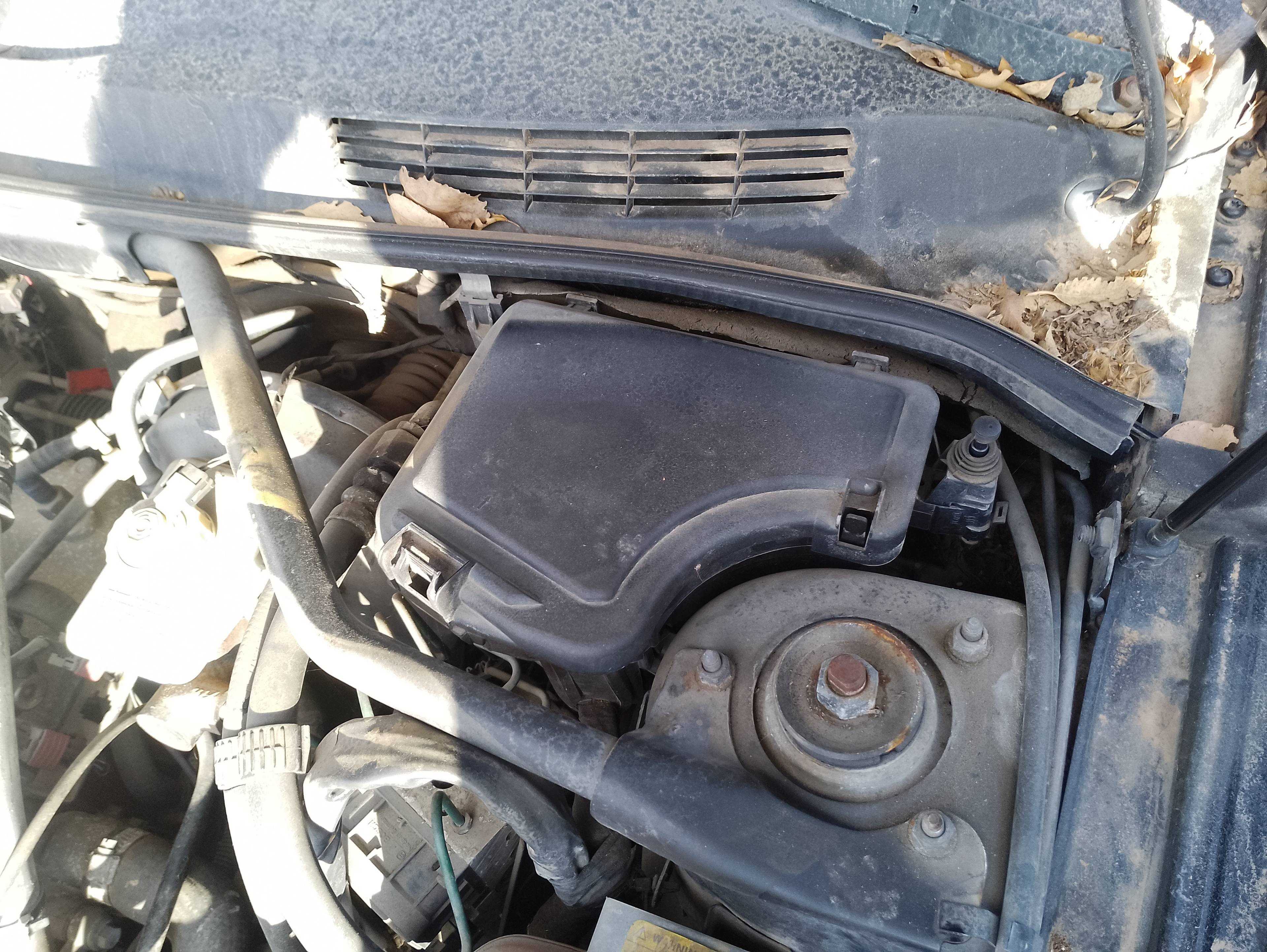 Recambio de caja reles / fusibles para saab 900 berlina 2.0 cat referencia OEM IAM   