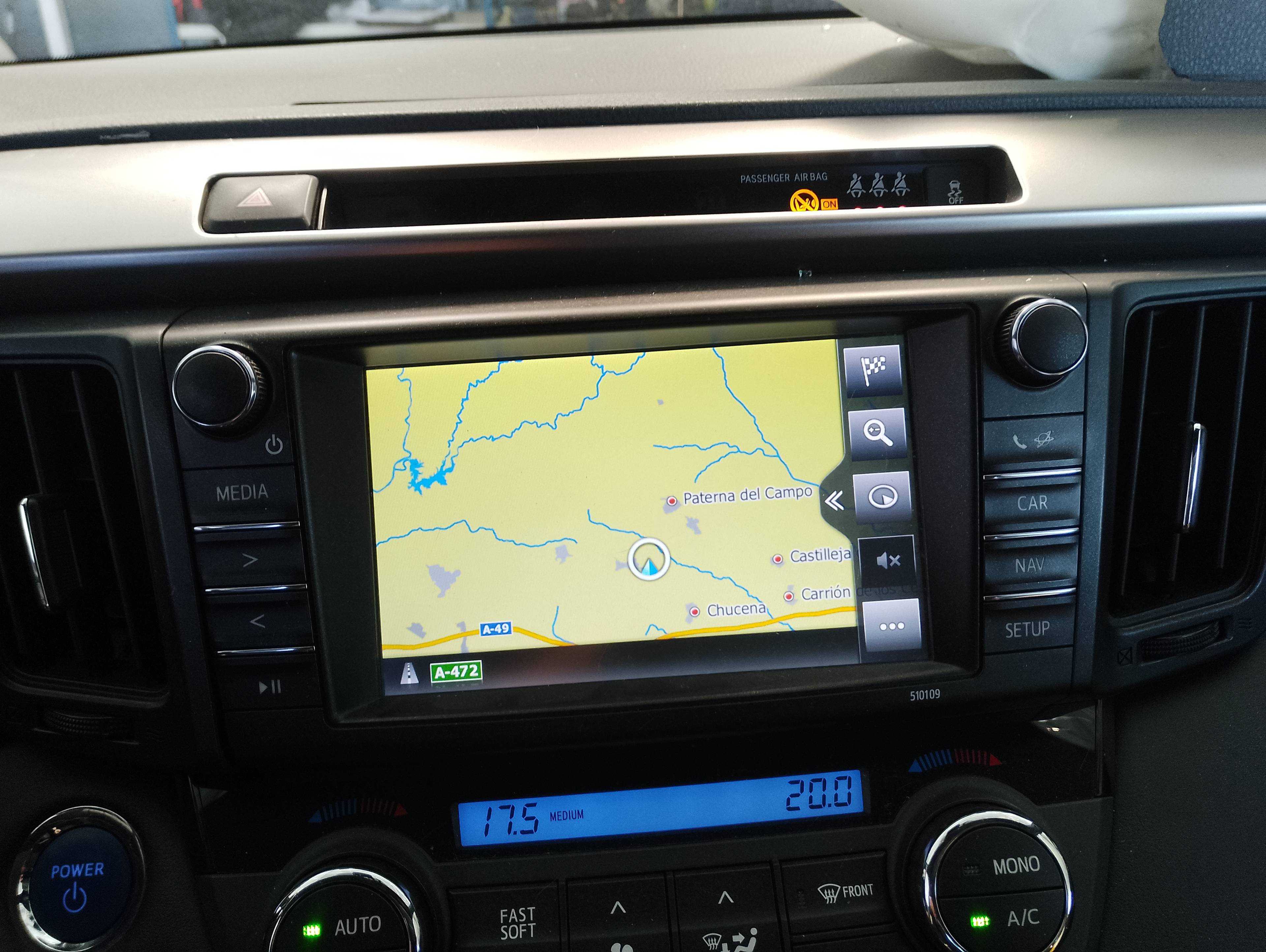 Recambio de pantalla multifuncion para toyota rav4 hybrid 4x2 black edition referencia OEM IAM   