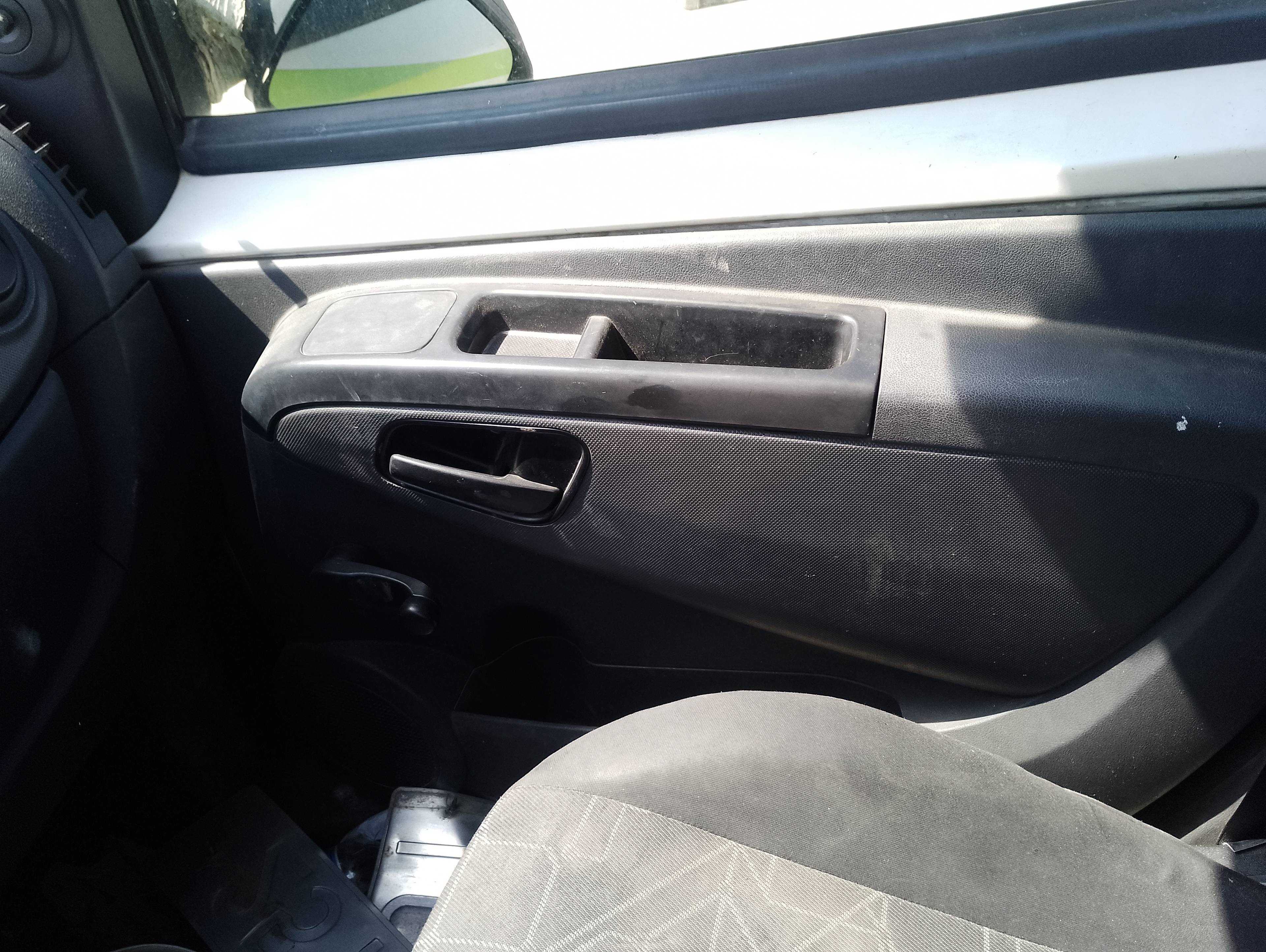 Recambio de guarnecido puerta delantera derecha para fiat fiorino adventure cargo referencia OEM IAM   