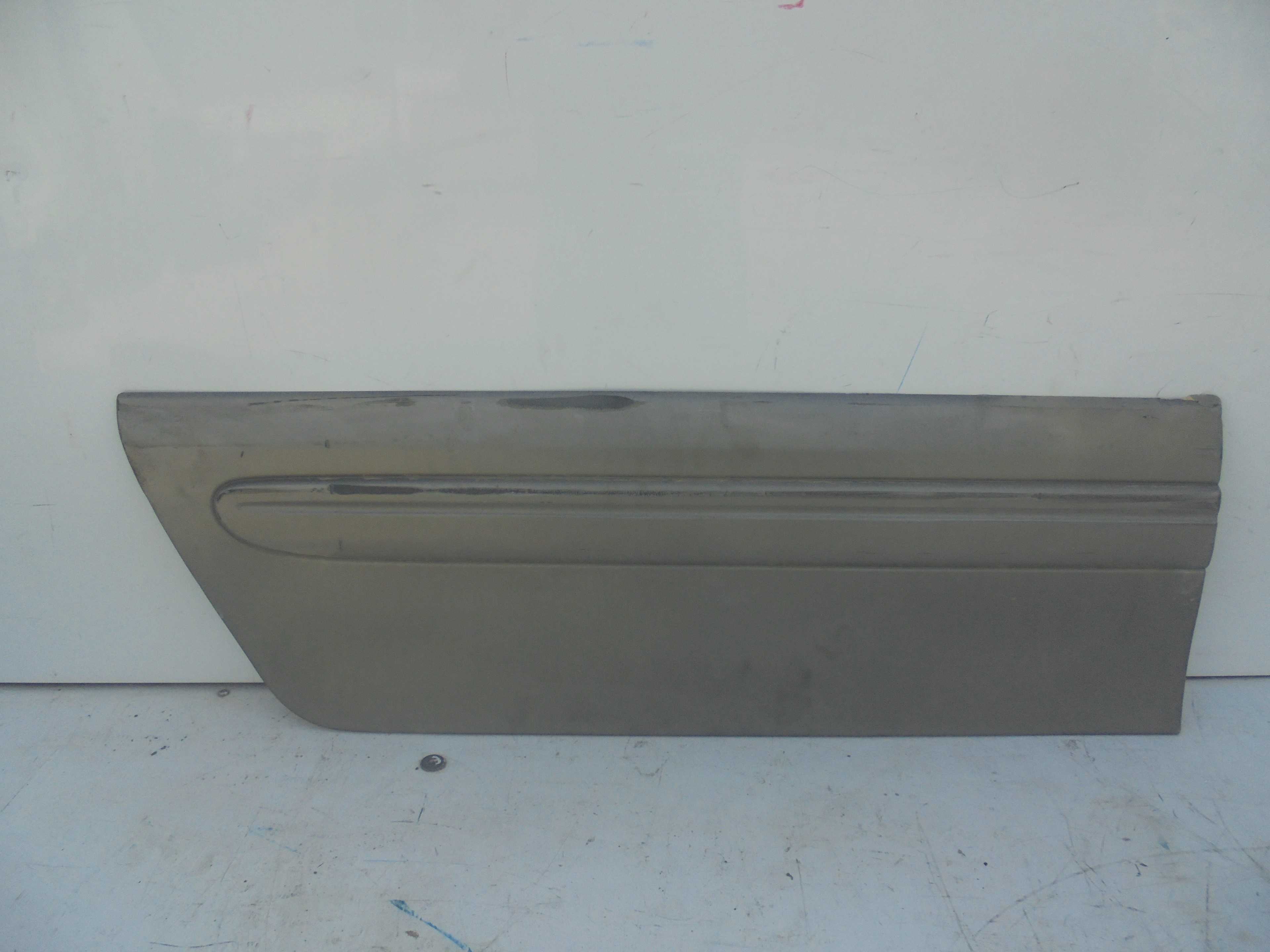 Recambio de moldura para kia carnival ii 2.9 cdri ex referencia OEM IAM   