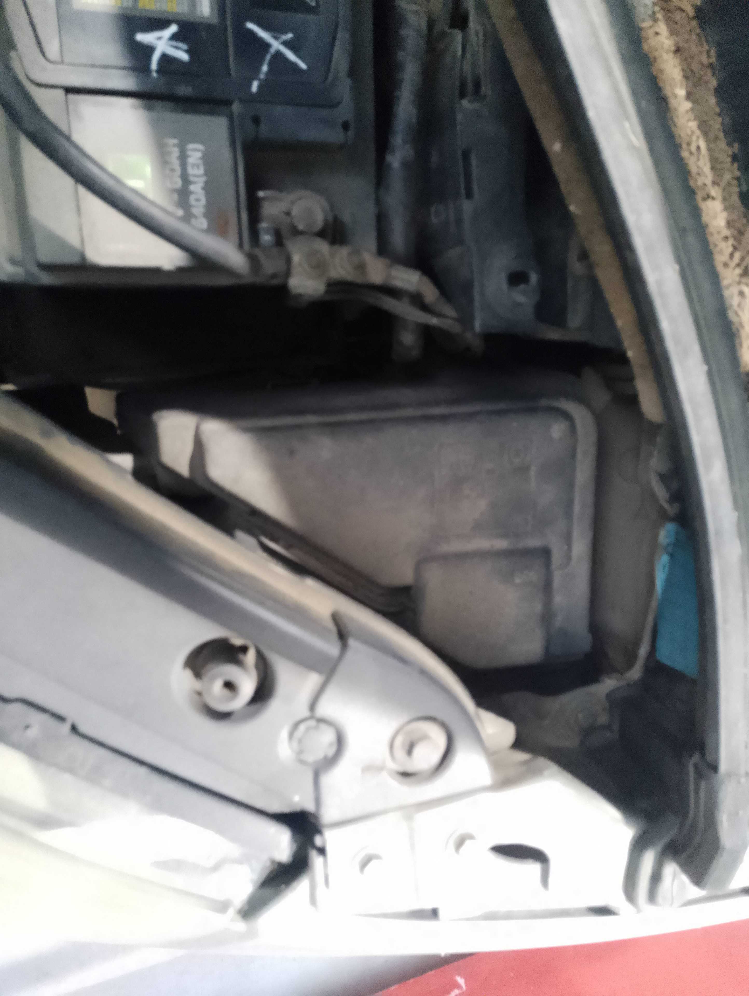 Recambio de caja reles / fusibles para renault scenic ii confort authentique referencia OEM IAM   