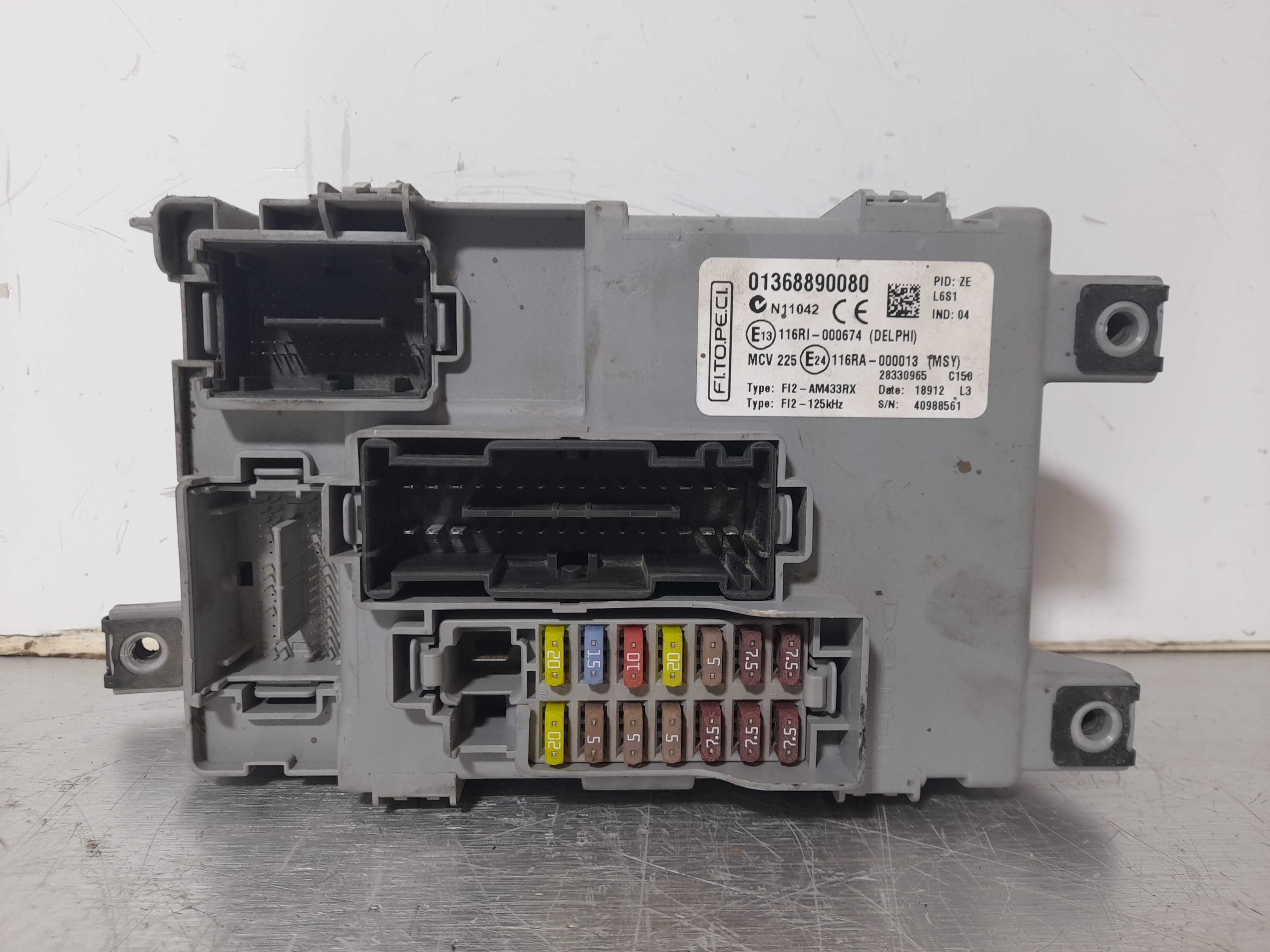Recambio de caja reles / fusibles para citroën nemo nivel b referencia OEM IAM 01368890080 DELPHI E13