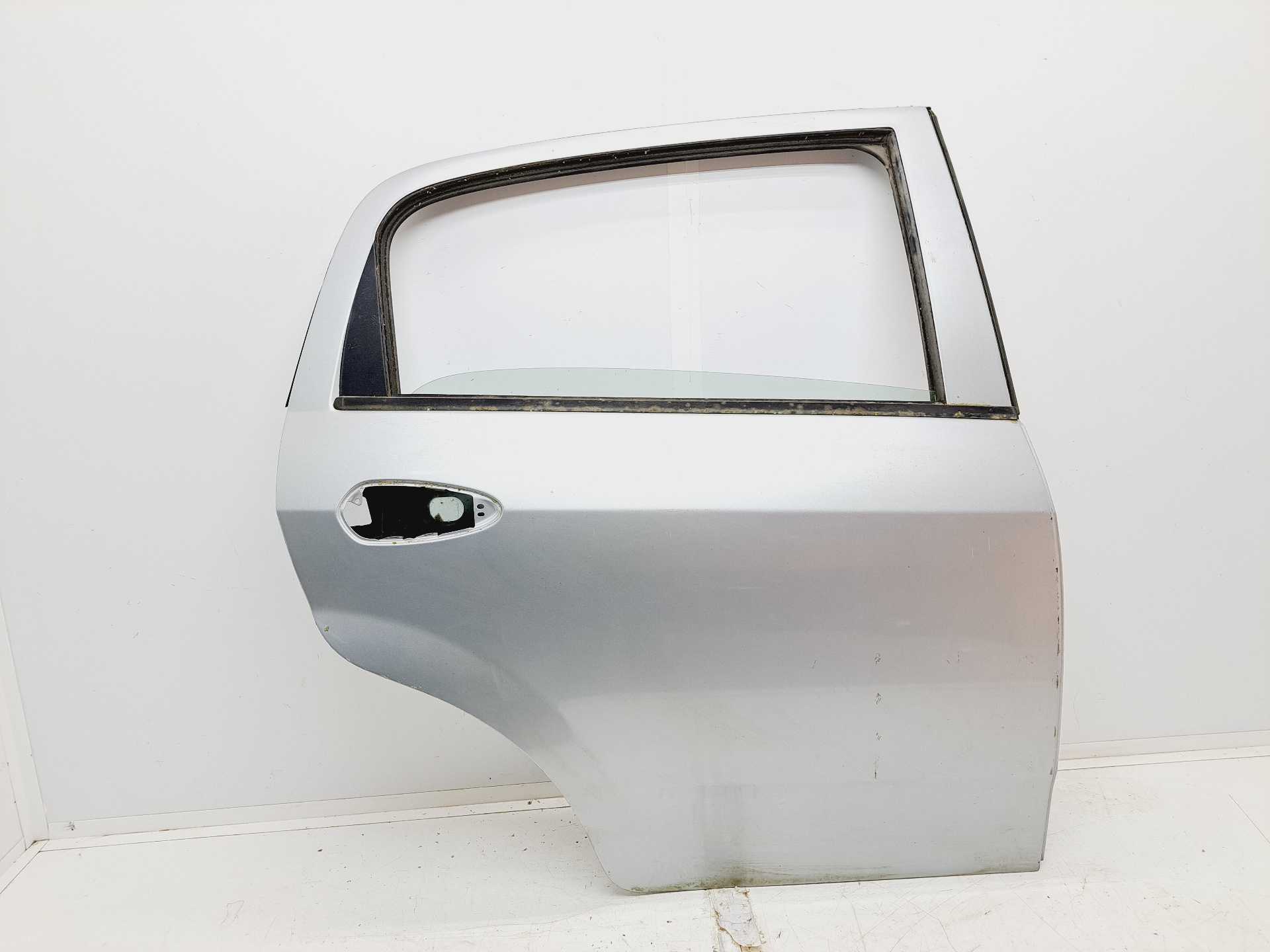 Recambio de puerta trasera derecha para fiat grande punto (199) referencia OEM IAM   