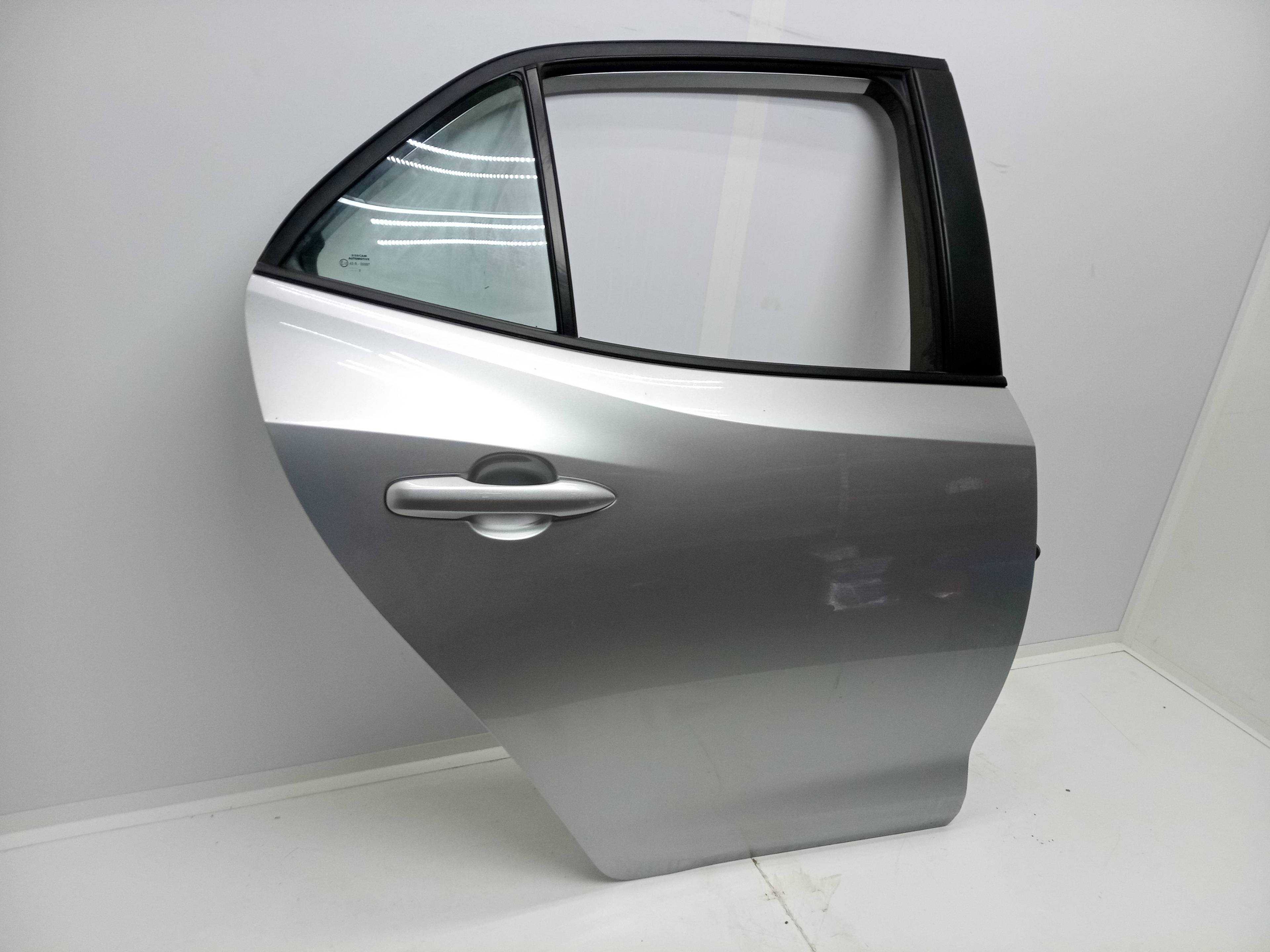 Recambio de puerta trasera derecha para toyota corolla hybrid (e21) 1.8 referencia OEM IAM   