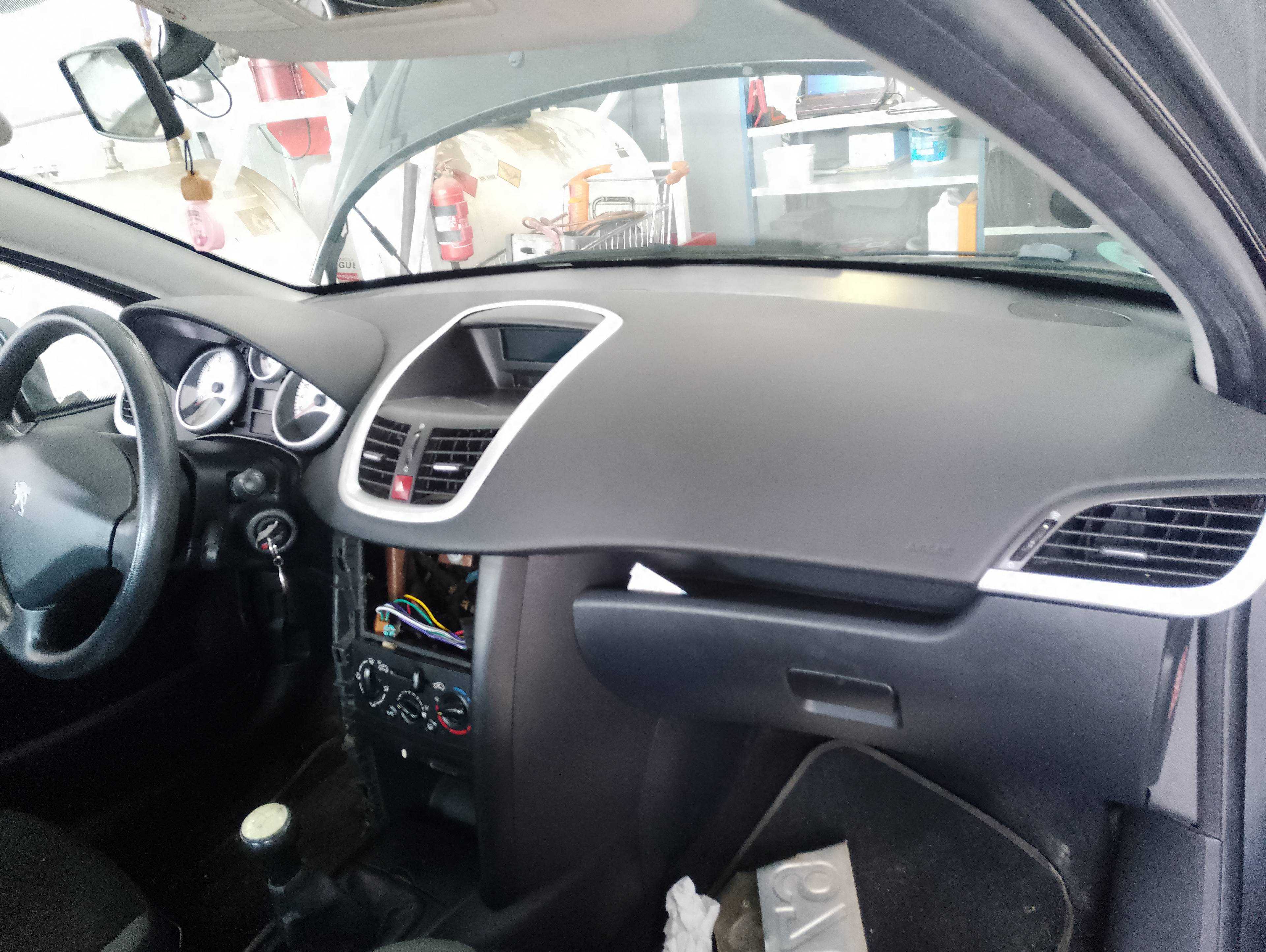 Recambio de salpicadero para peugeot 207 confort referencia OEM IAM   