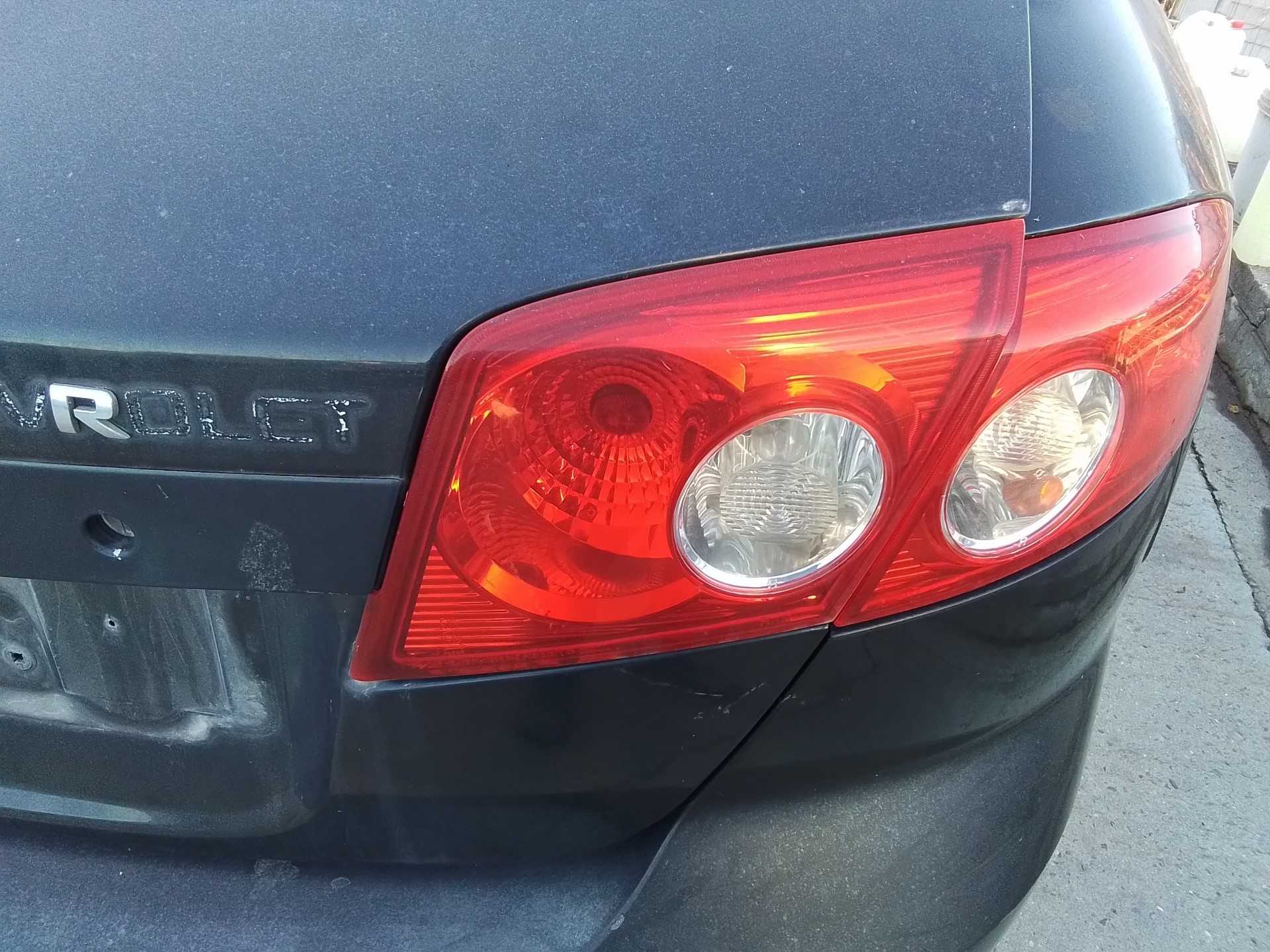 Recambio de piloto porton trasero derecho para chevrolet lacetti cdx referencia OEM IAM   