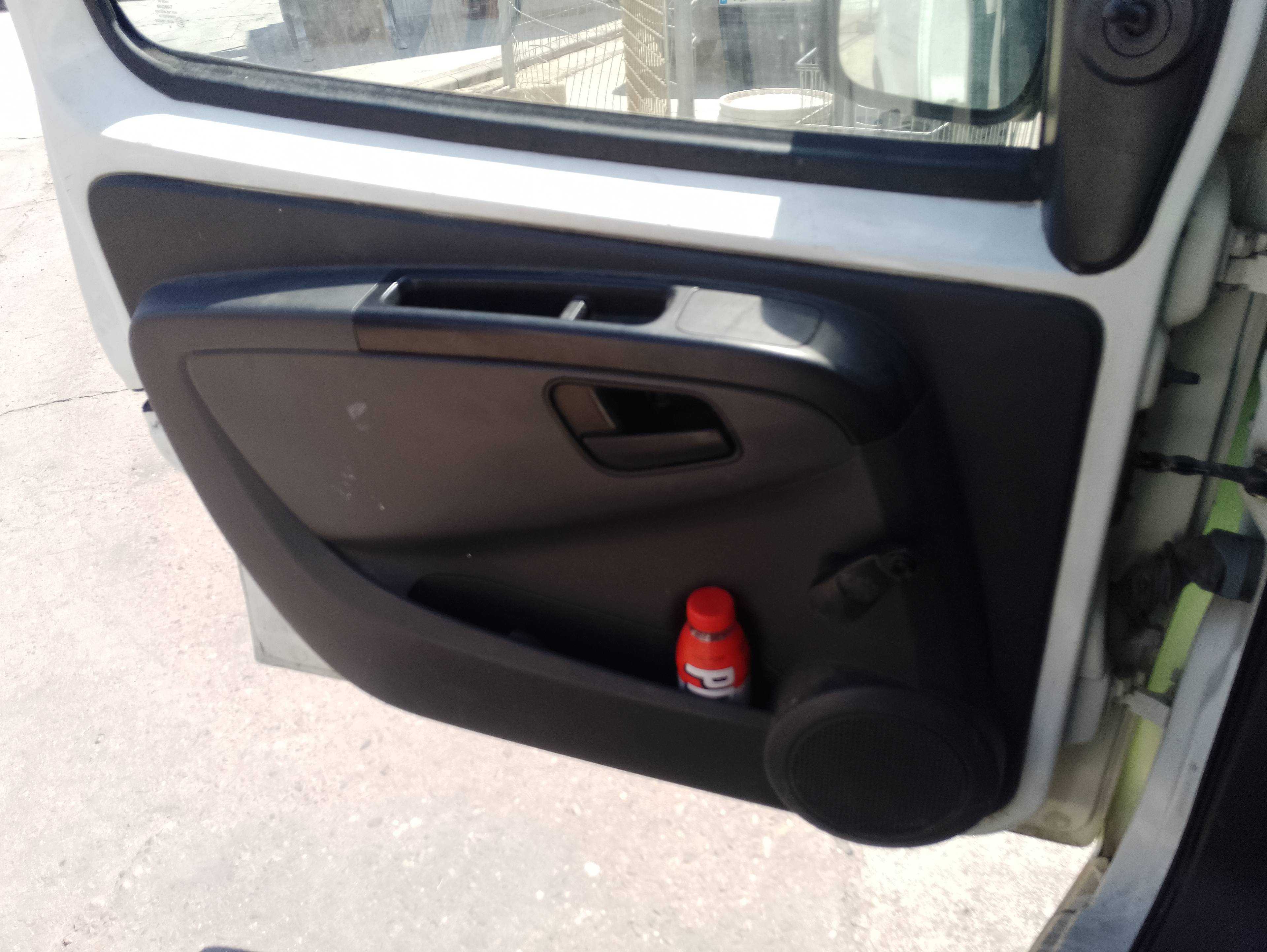 Recambio de guarnecido puerta delantera izquierda para fiat fiorino adventure cargo referencia OEM IAM   