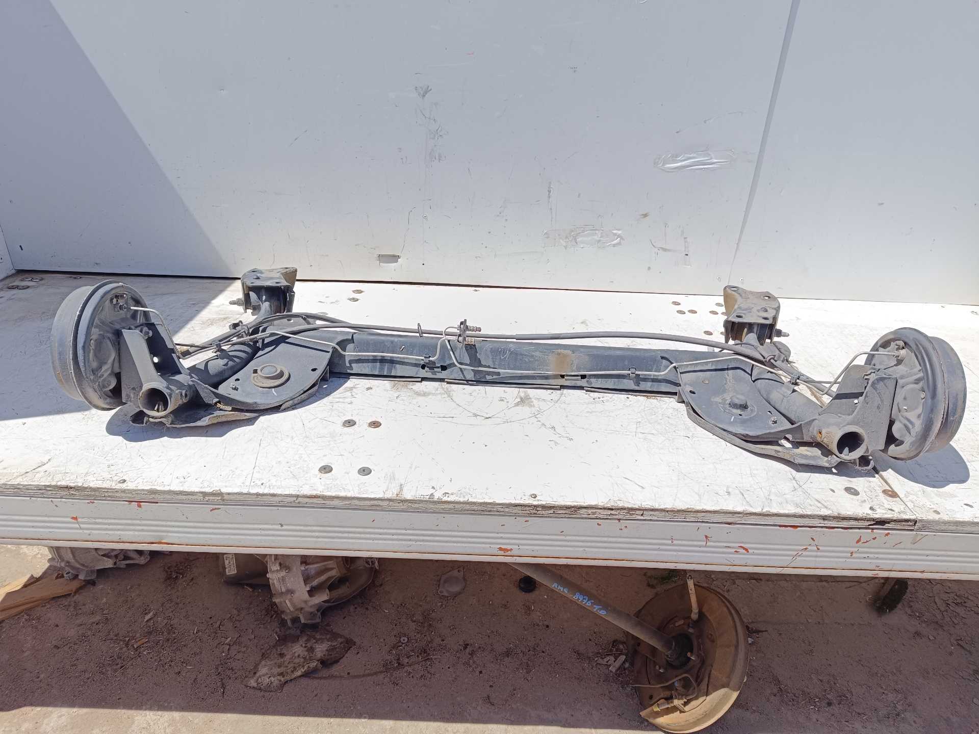 Recambio de puente trasero para dacia sandero comfort referencia OEM IAM   