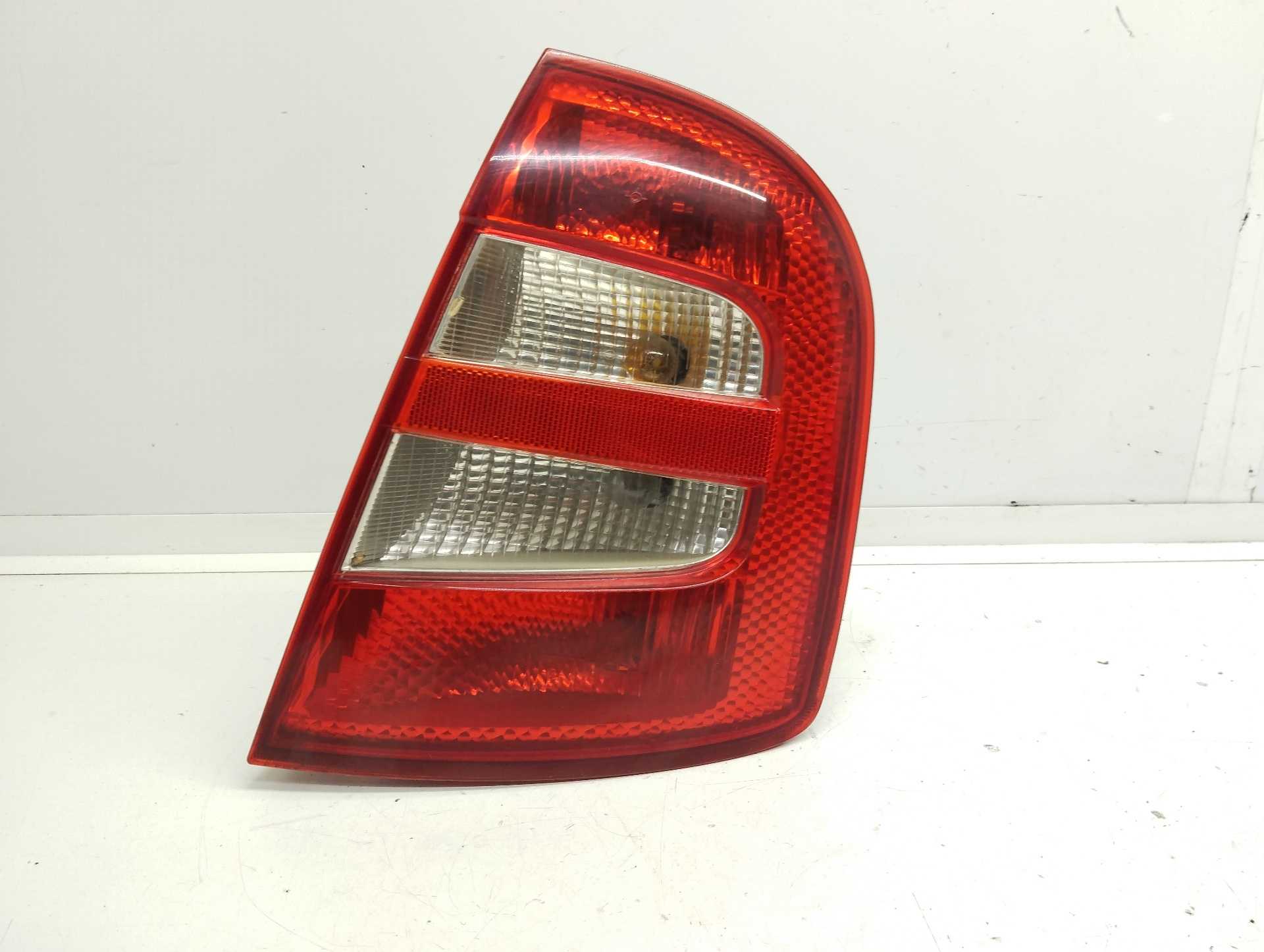 Recambio de piloto trasero derecho para skoda fabia (6y2/6y3) 1.9 sdi cat (asy) referencia OEM IAM 6Y6945096B  