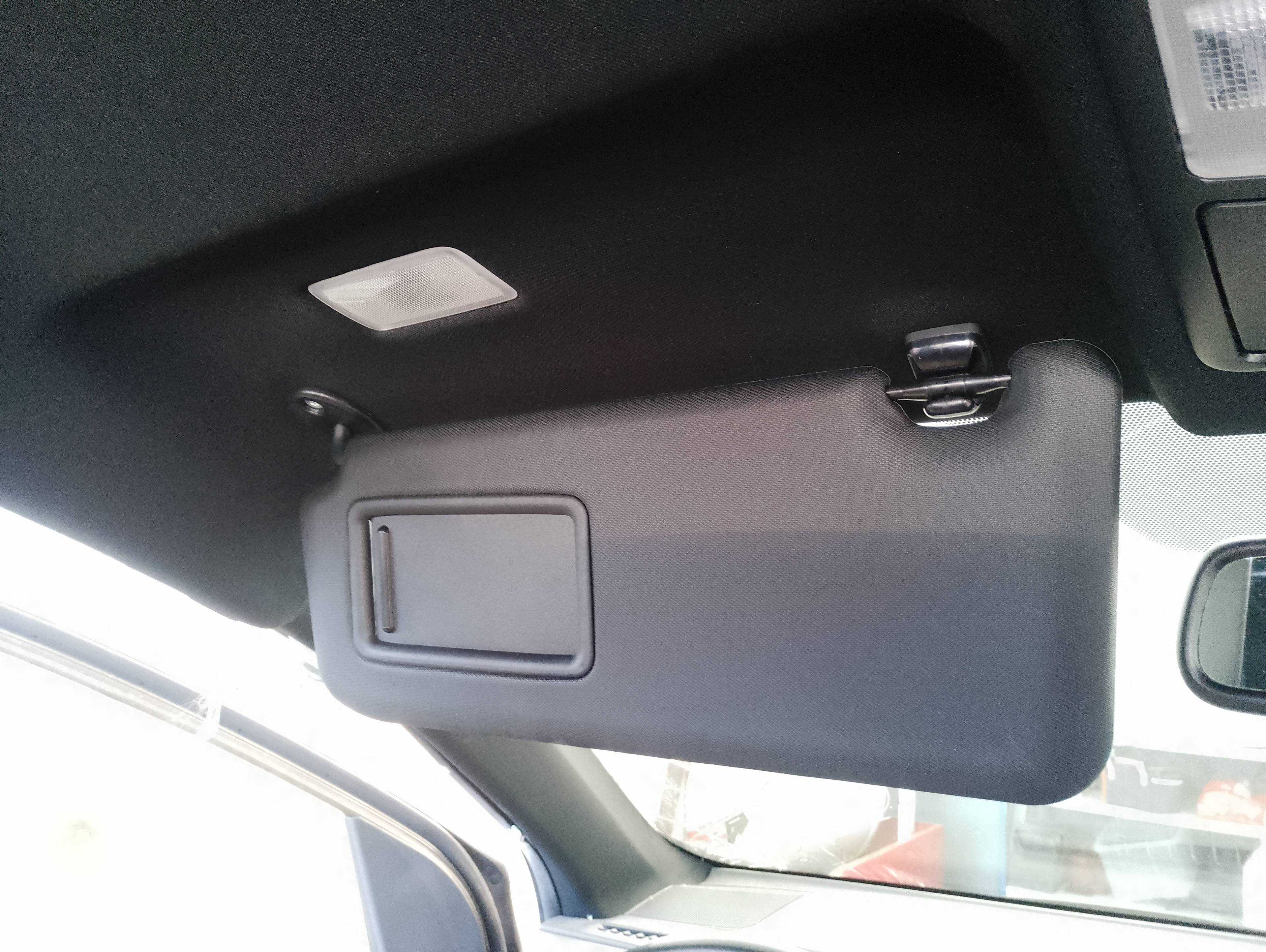 Recambio de parasol izquierdo para toyota rav4 hybrid 4x2 black edition referencia OEM IAM   