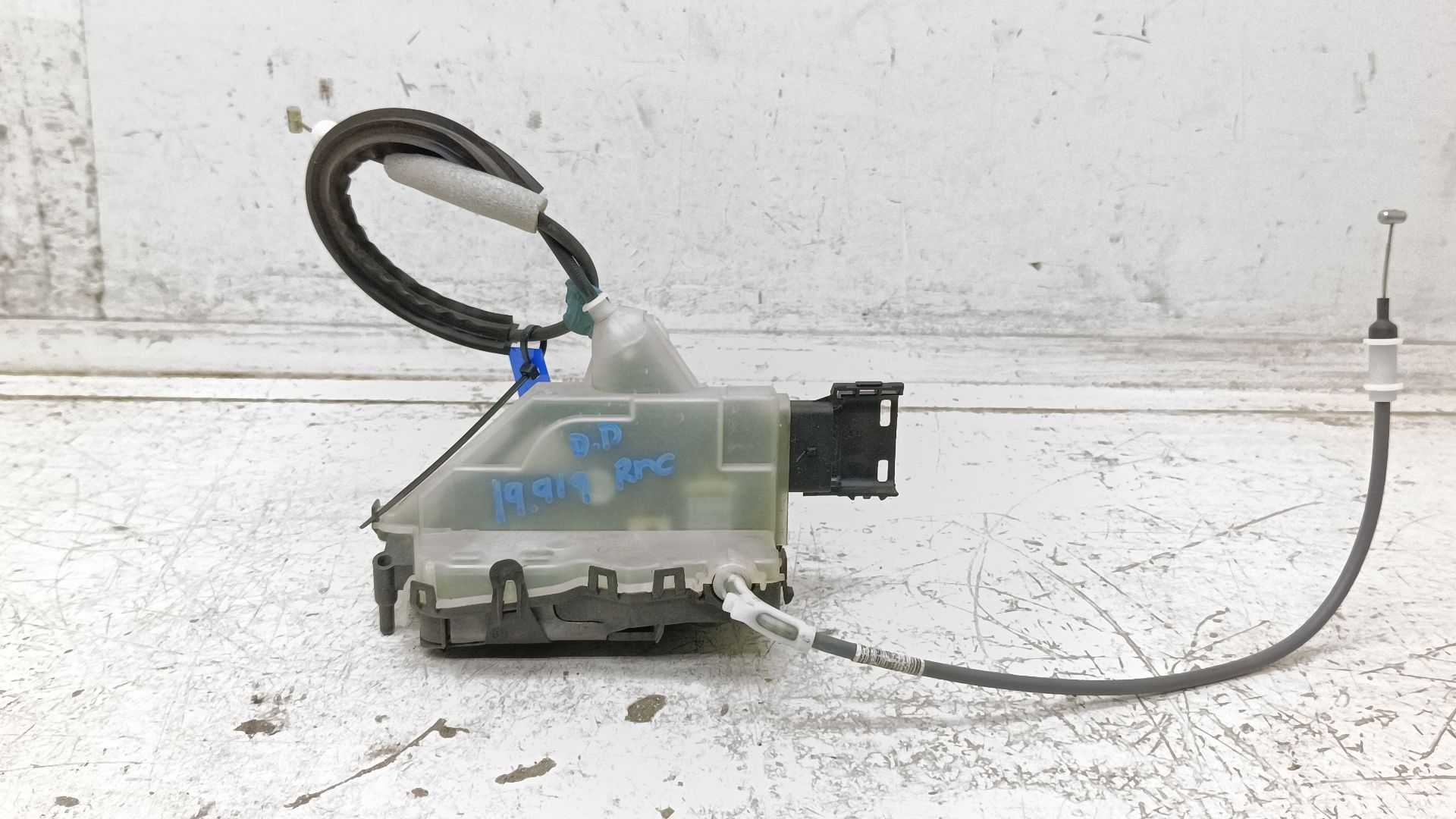 Recambio de cerradura puerta delantera derecha para peugeot partner grip l1 referencia OEM IAM 9816343380  