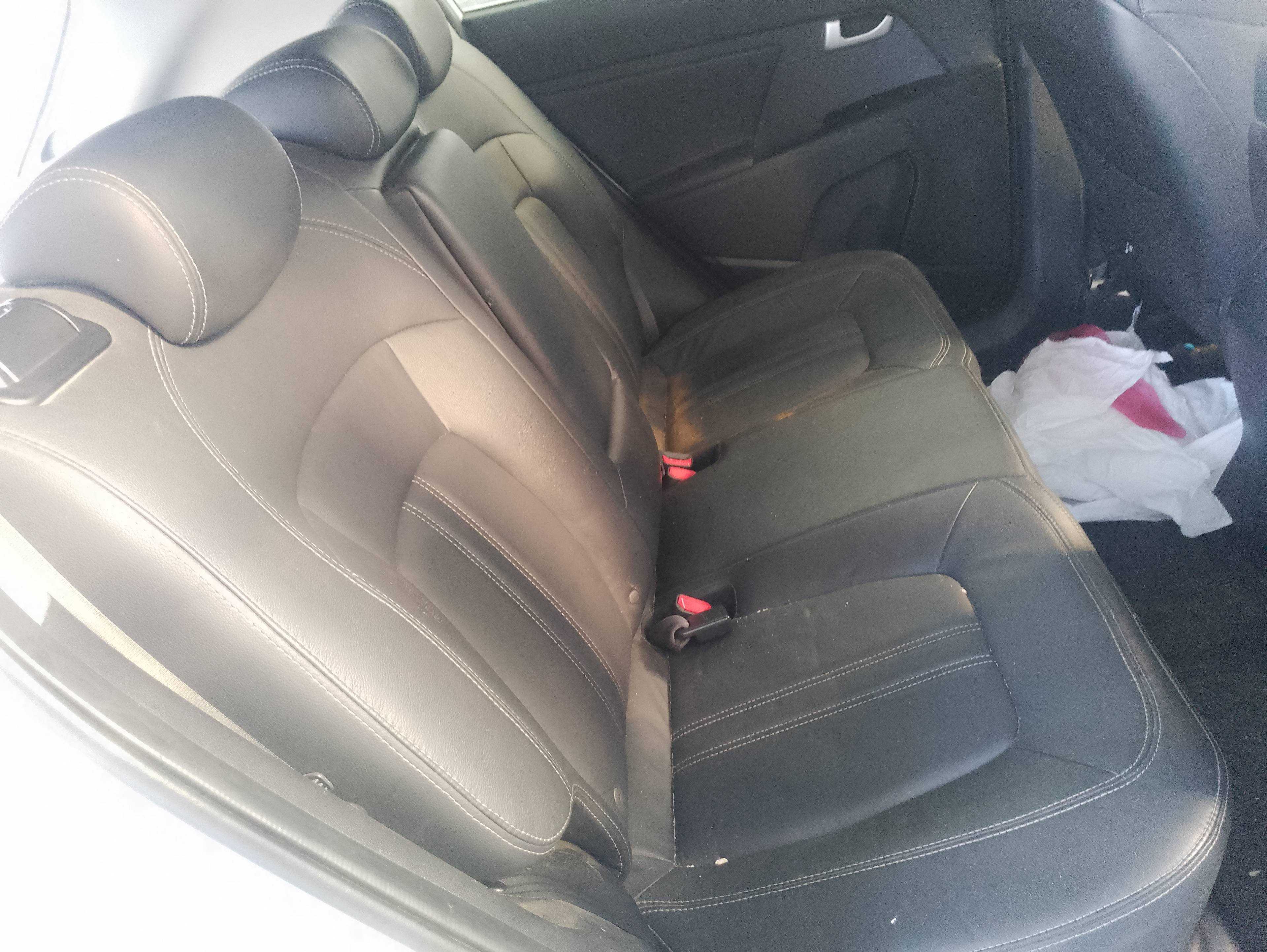 Recambio de asientos traseros para kia sportage business 2wd referencia OEM IAM   