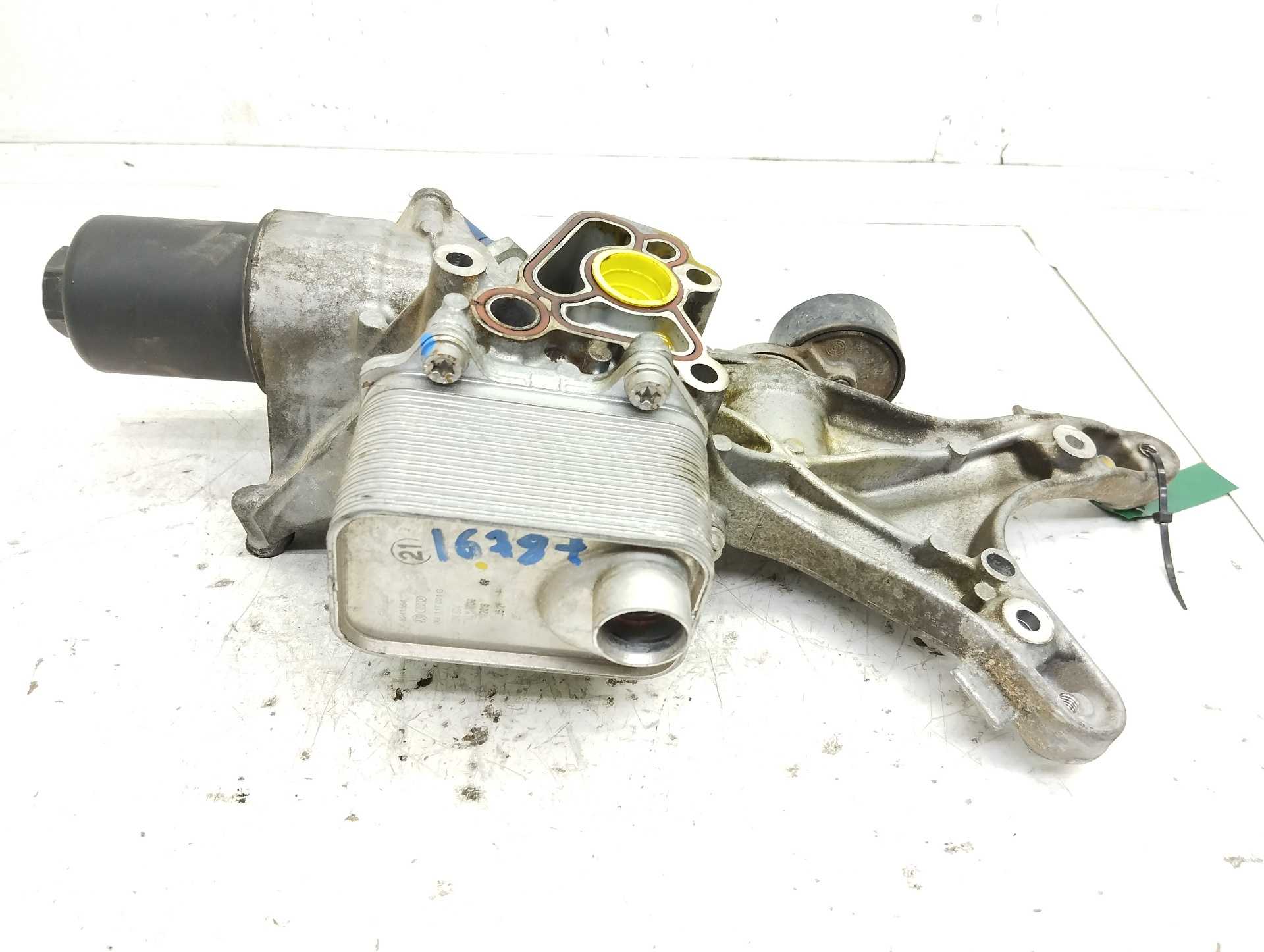 Recambio de enfriador aceite motor para volkswagen golf vii lim. 2.0 tsi referencia OEM IAM 06L117021G  