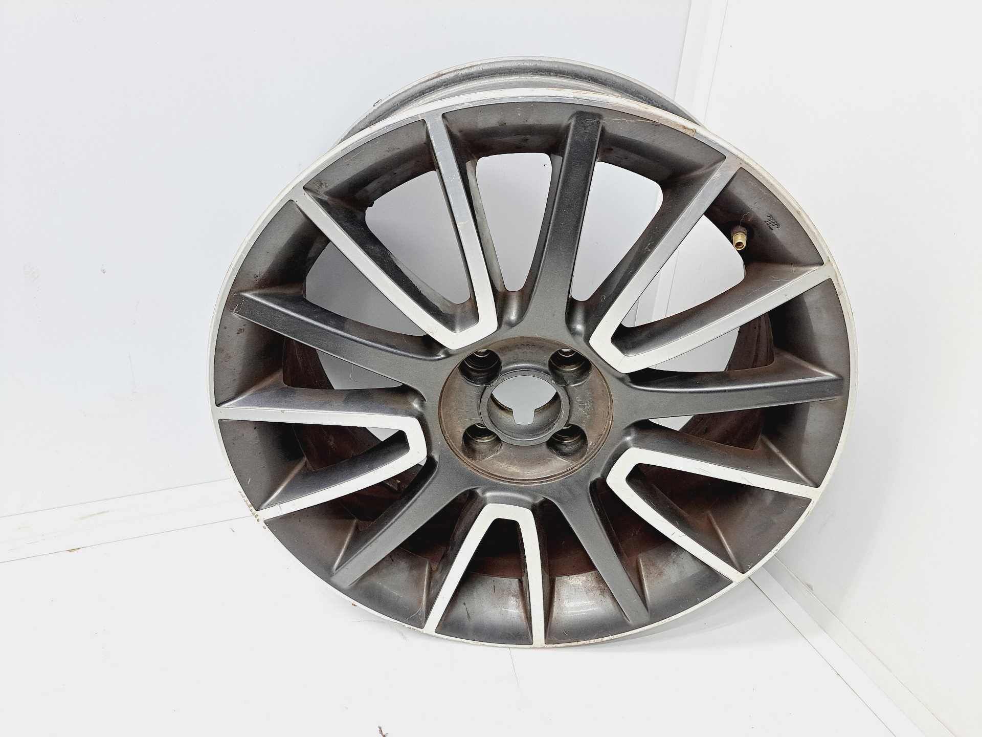 Recambio de llanta para fiat bravo (198) 1.4 16v turbo referencia OEM IAM 735436216 R17 