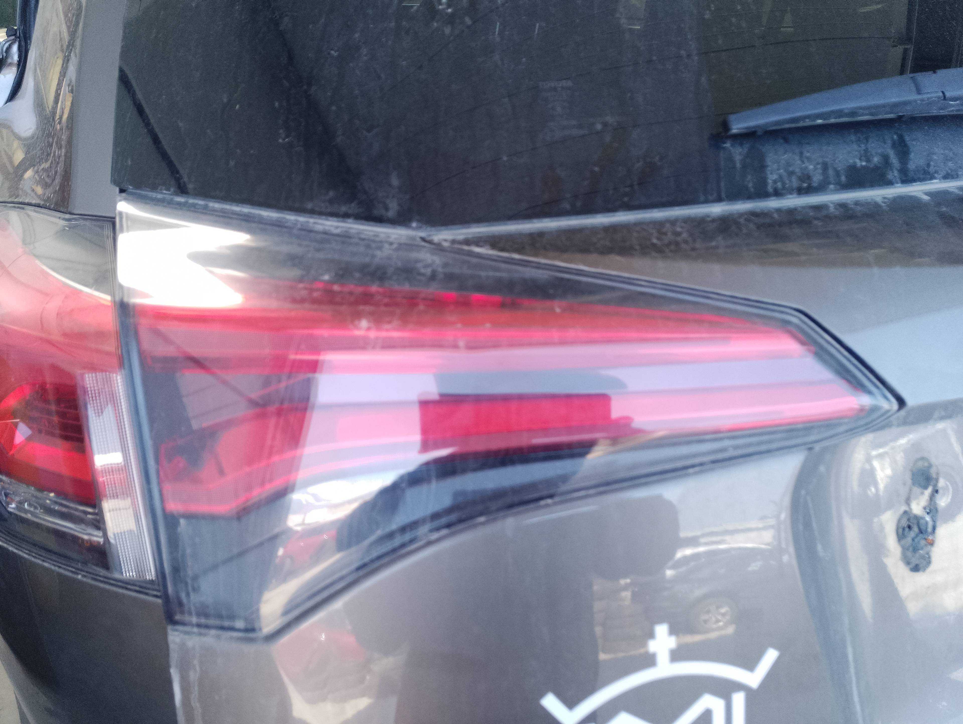 Recambio de piloto porton trasero izquierdo para toyota rav4 hybrid 4x2 black edition referencia OEM IAM   