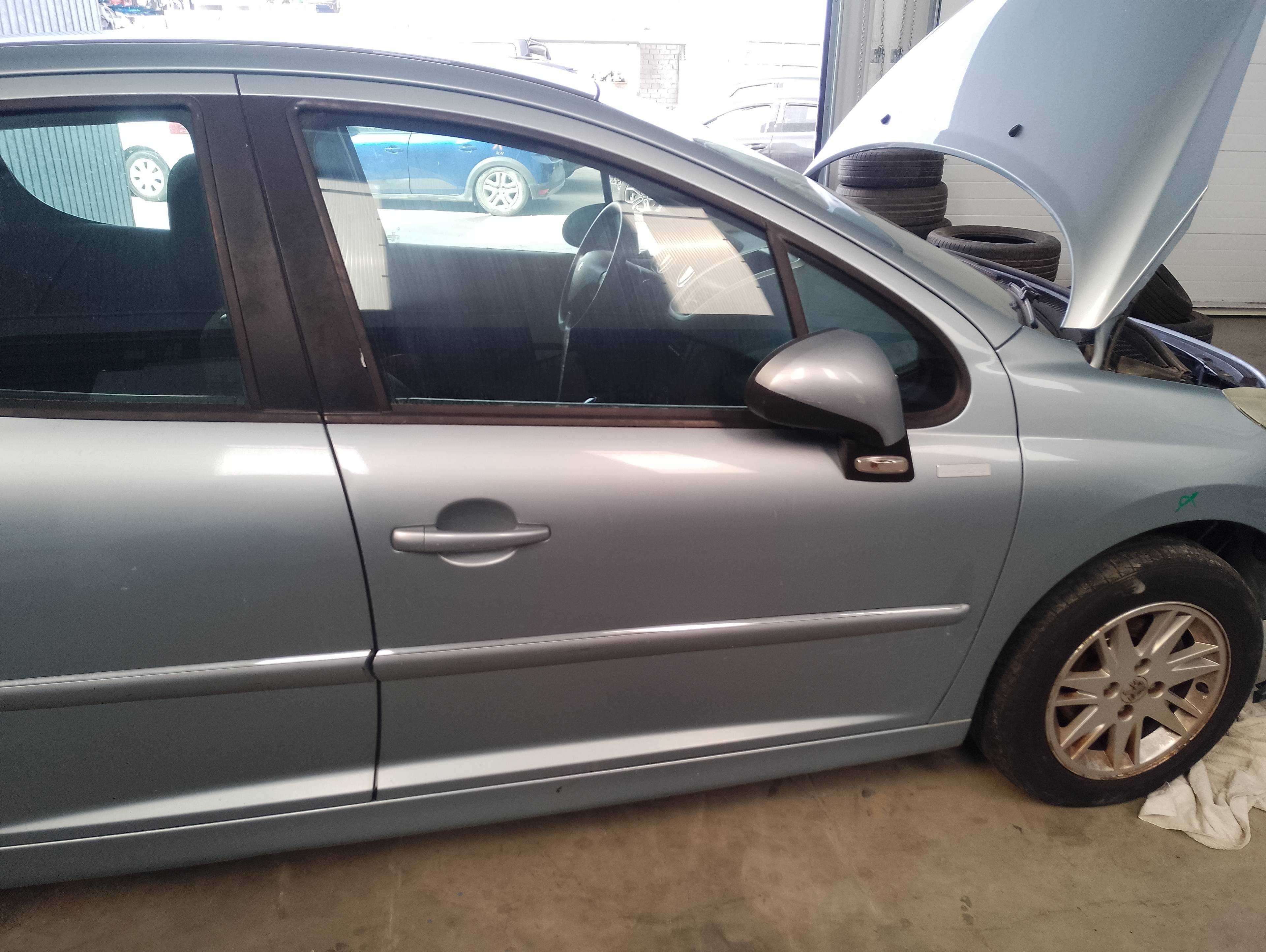 Recambio de puerta delantera derecha para peugeot 207 confort referencia OEM IAM 9004X8  