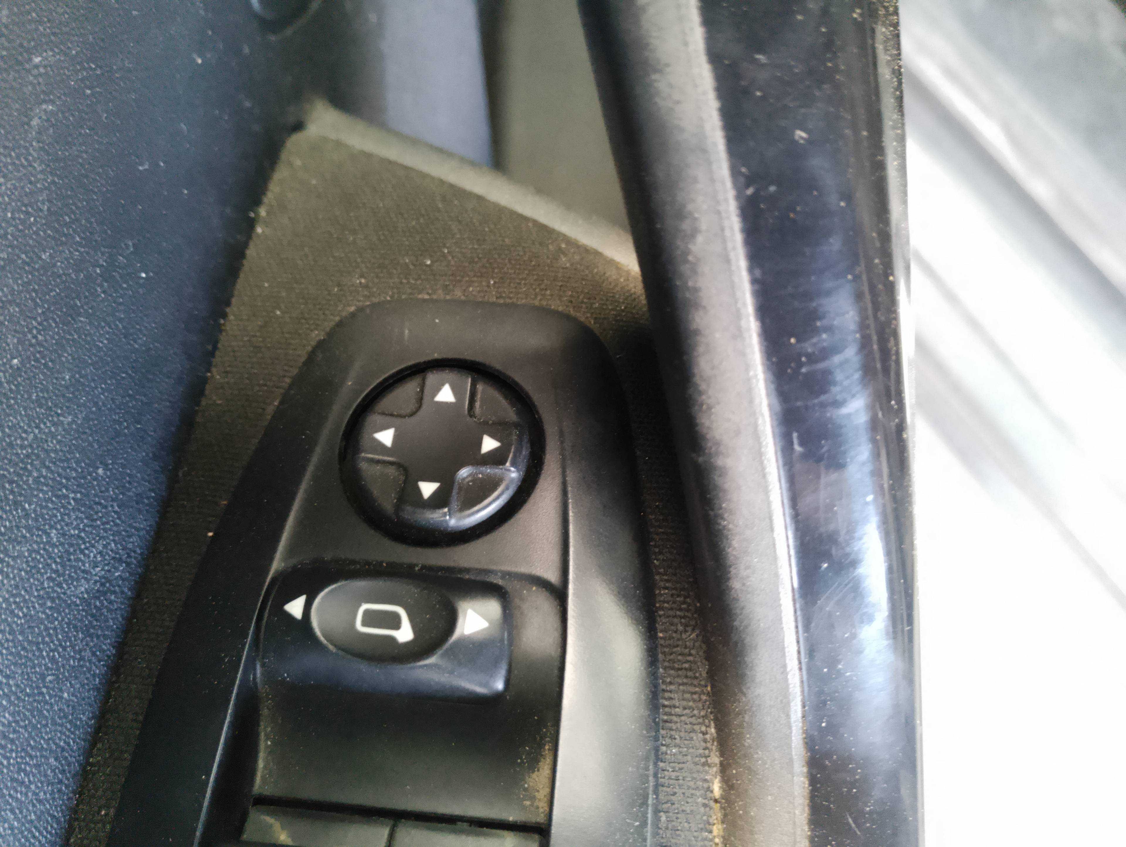 Recambio de mando retrovisor para peugeot 208 style referencia OEM IAM   