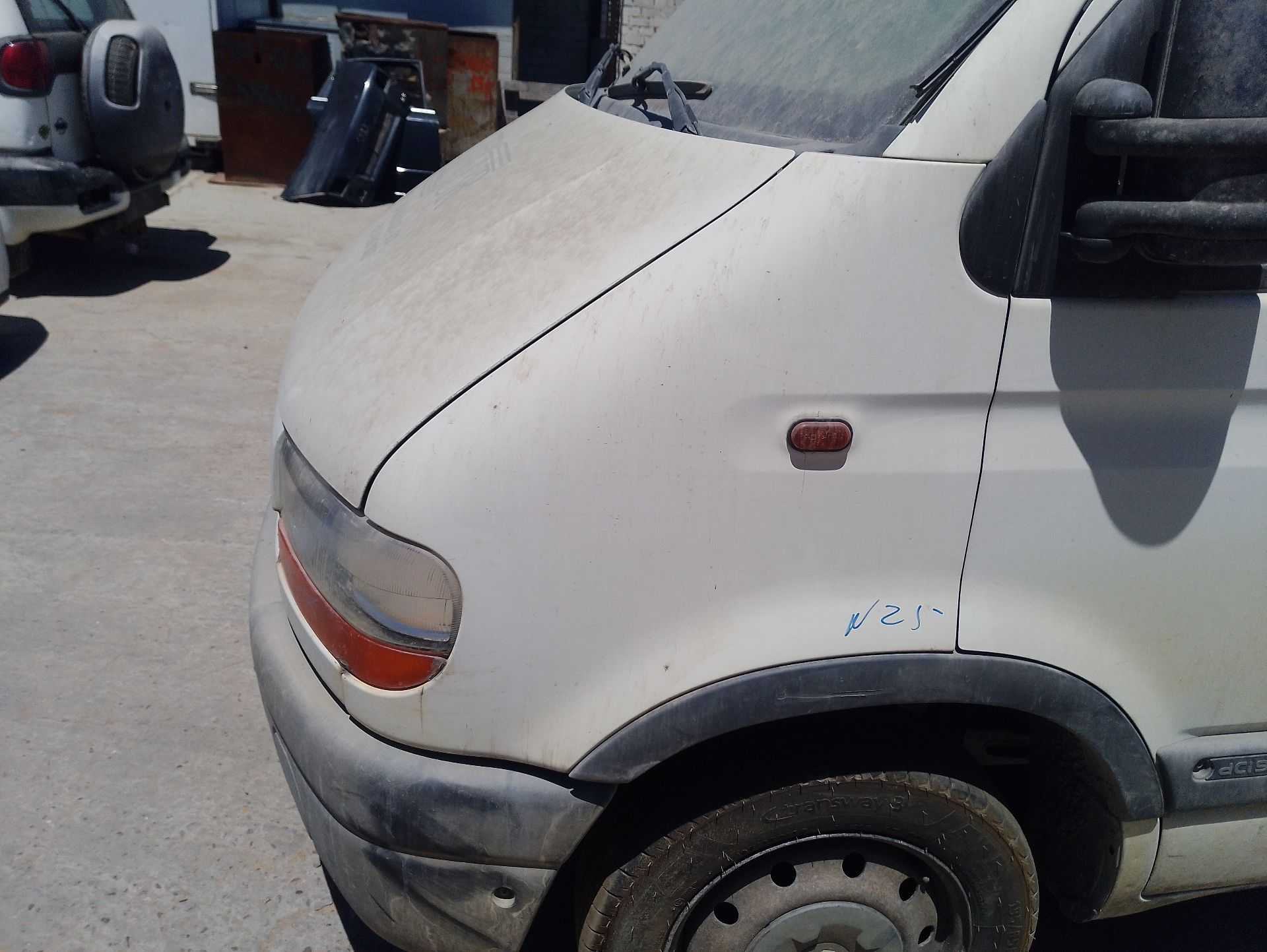 Recambio de aleta delantera izquierda para renault master ii furgoneta (fd) 2.2 dci 90 referencia OEM IAM 7751475533  