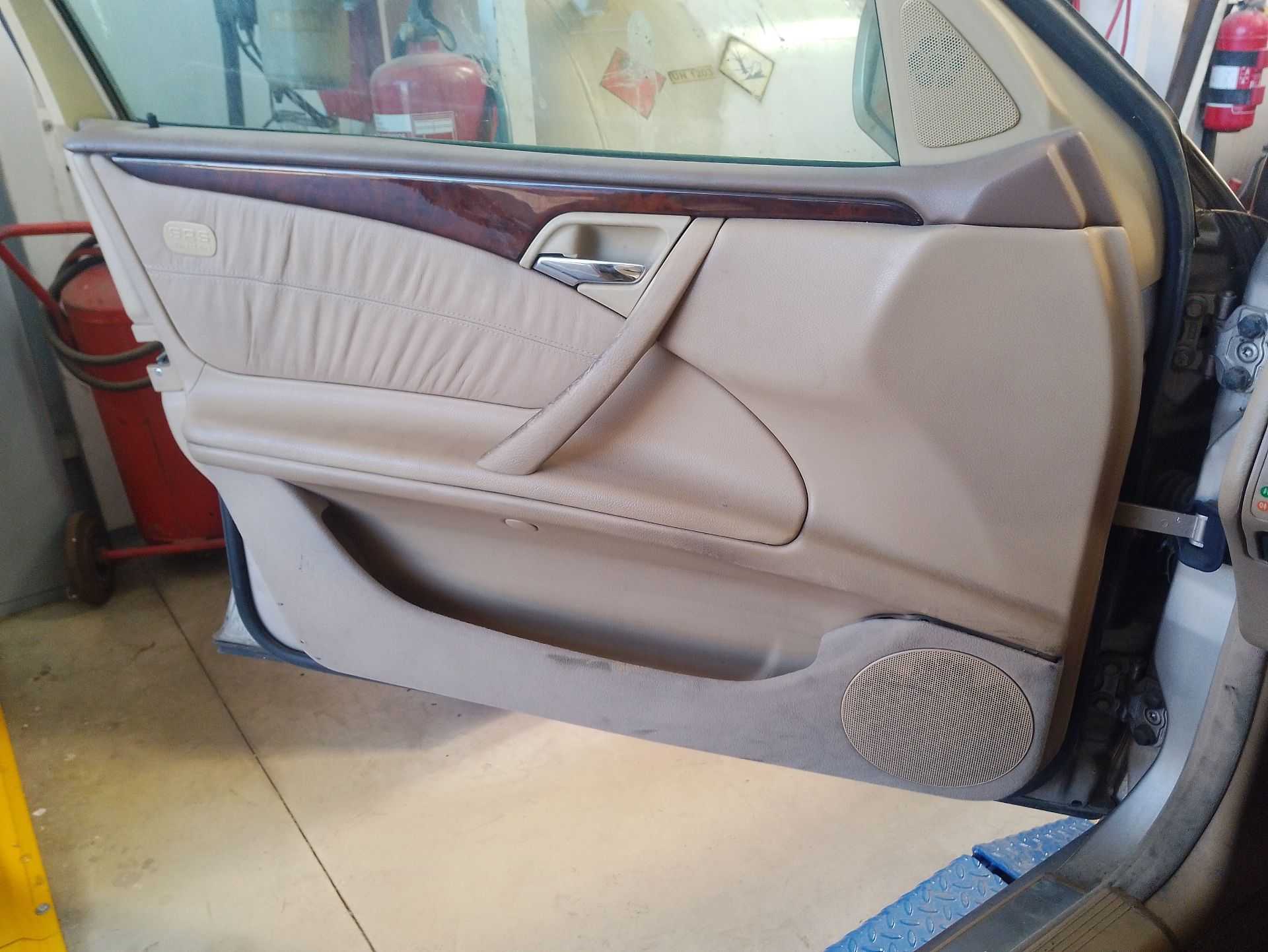 Recambio de guarnecido puerta delantera izquierda para mercedes-benz clase e (w210) e 240 (210.062) referencia OEM IAM   