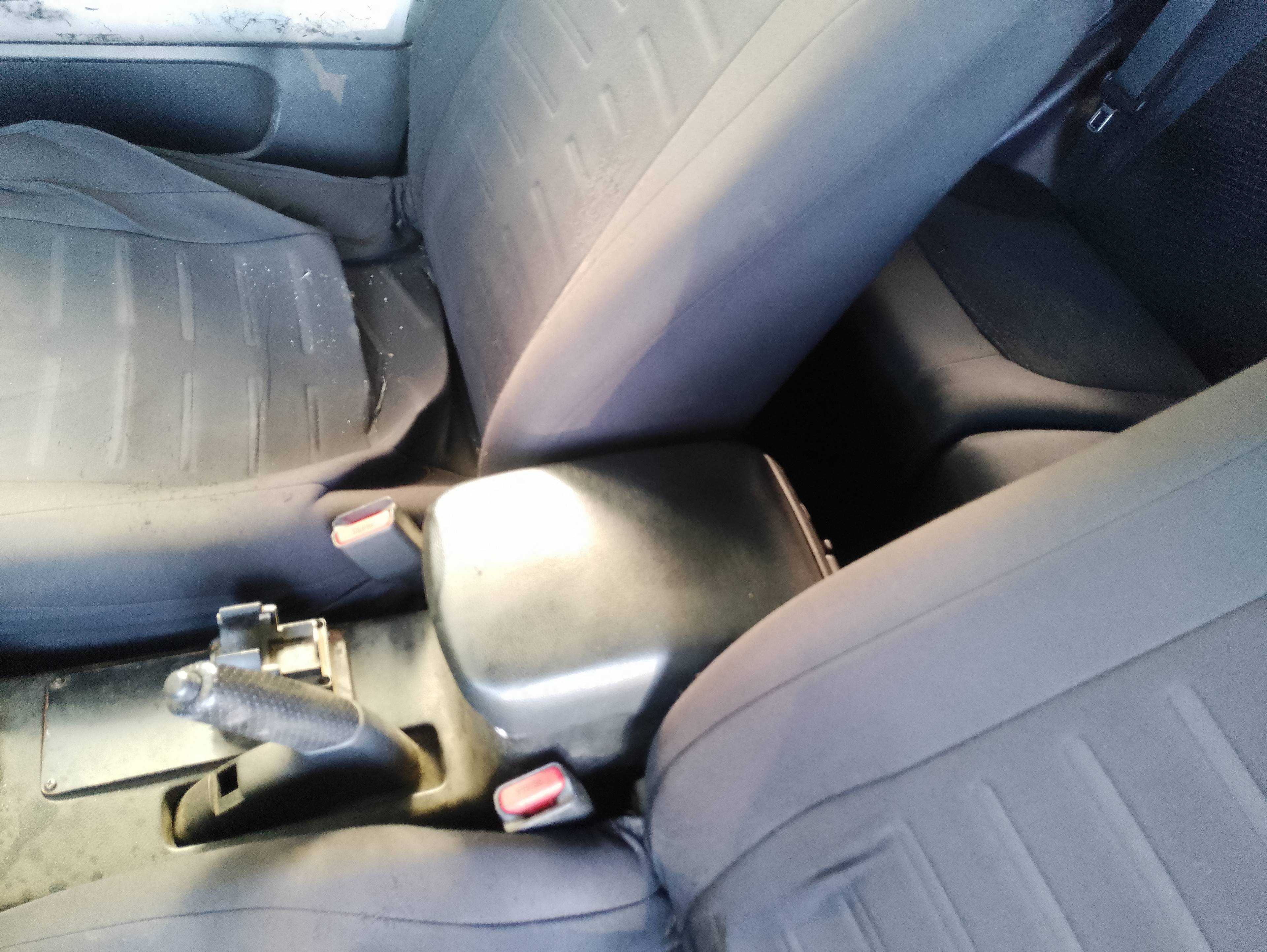 Recambio de apoyabrazos central para nissan x-trail (t31) le referencia OEM IAM   
