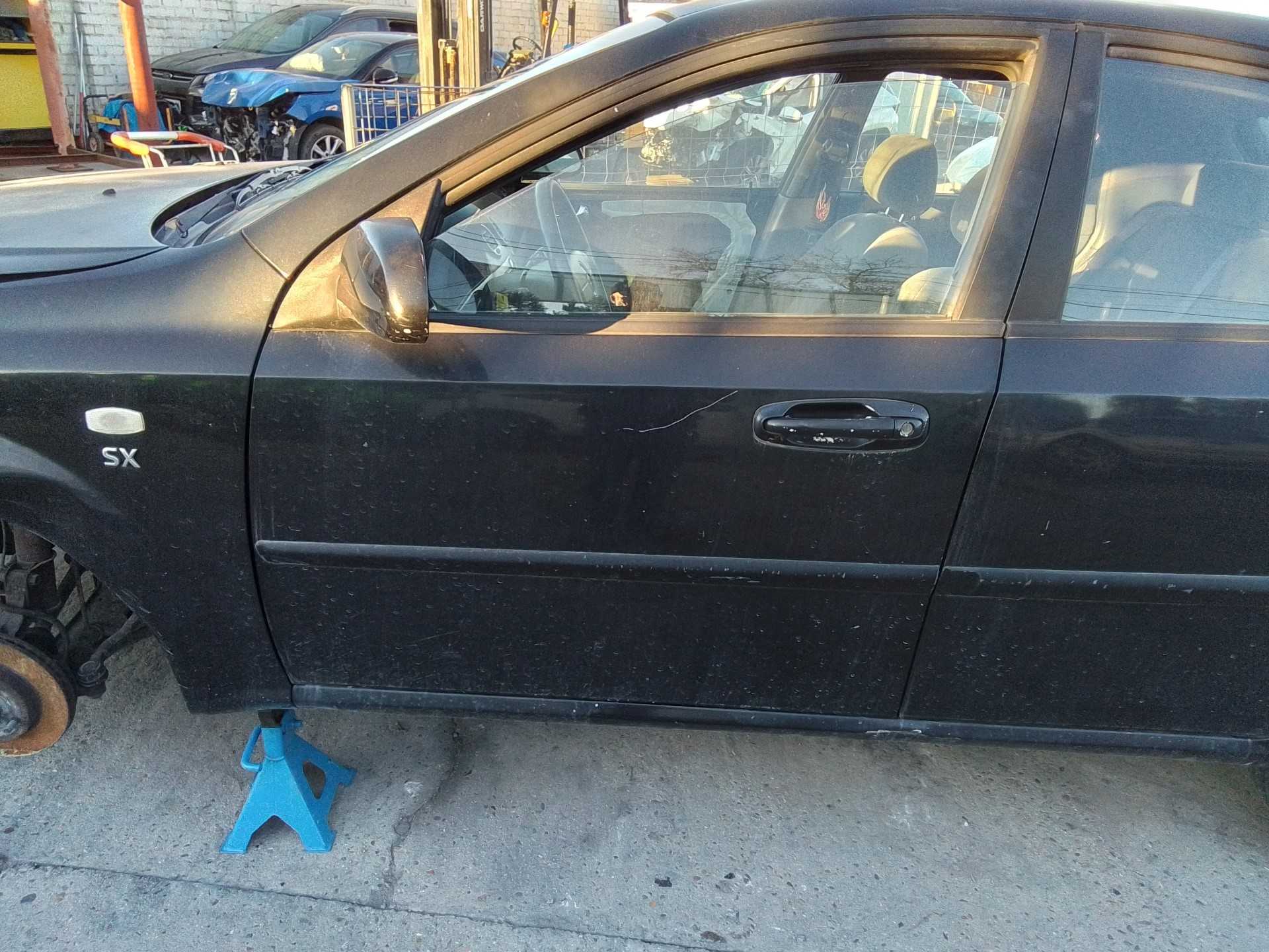 Recambio de puerta delantera izquierda para chevrolet lacetti cdx referencia OEM IAM   
