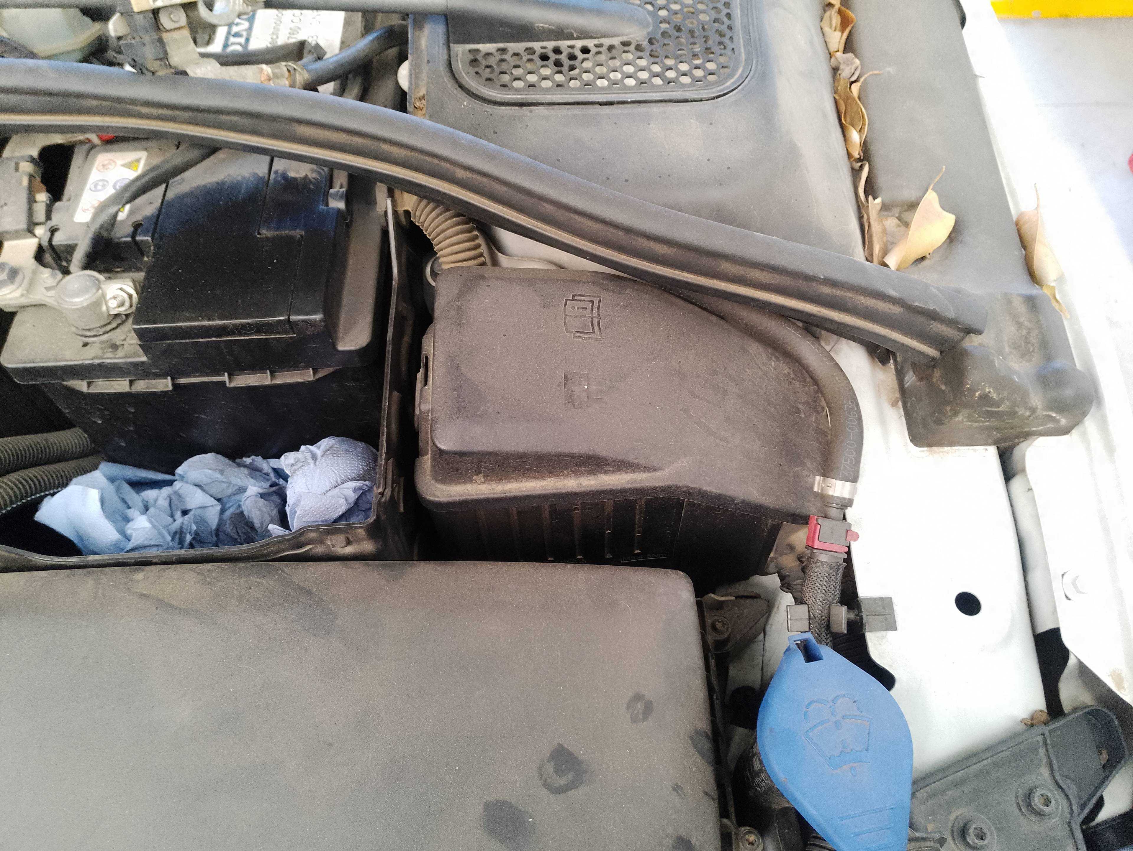 Recambio de caja reles / fusibles para volvo v60 kombi plug-in hybrid awd referencia OEM IAM   