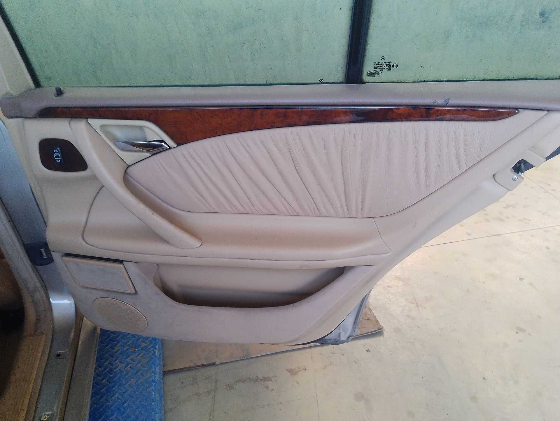 Recambio de guarnecido puerta trasera derecha para mercedes-benz clase e (w210) e 240 (210.062) referencia OEM IAM   