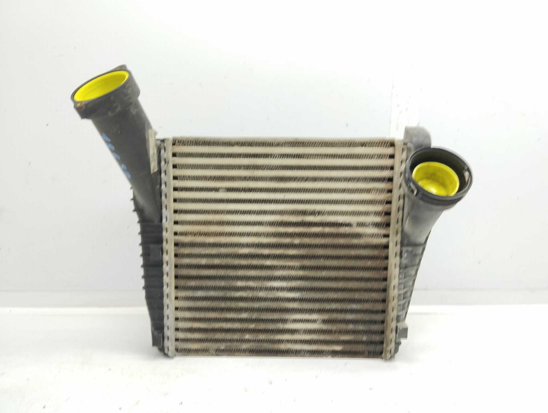 Recambio de intercooler para volkswagen touareg (7la) tdi v6 referencia OEM IAM 7L6145804  