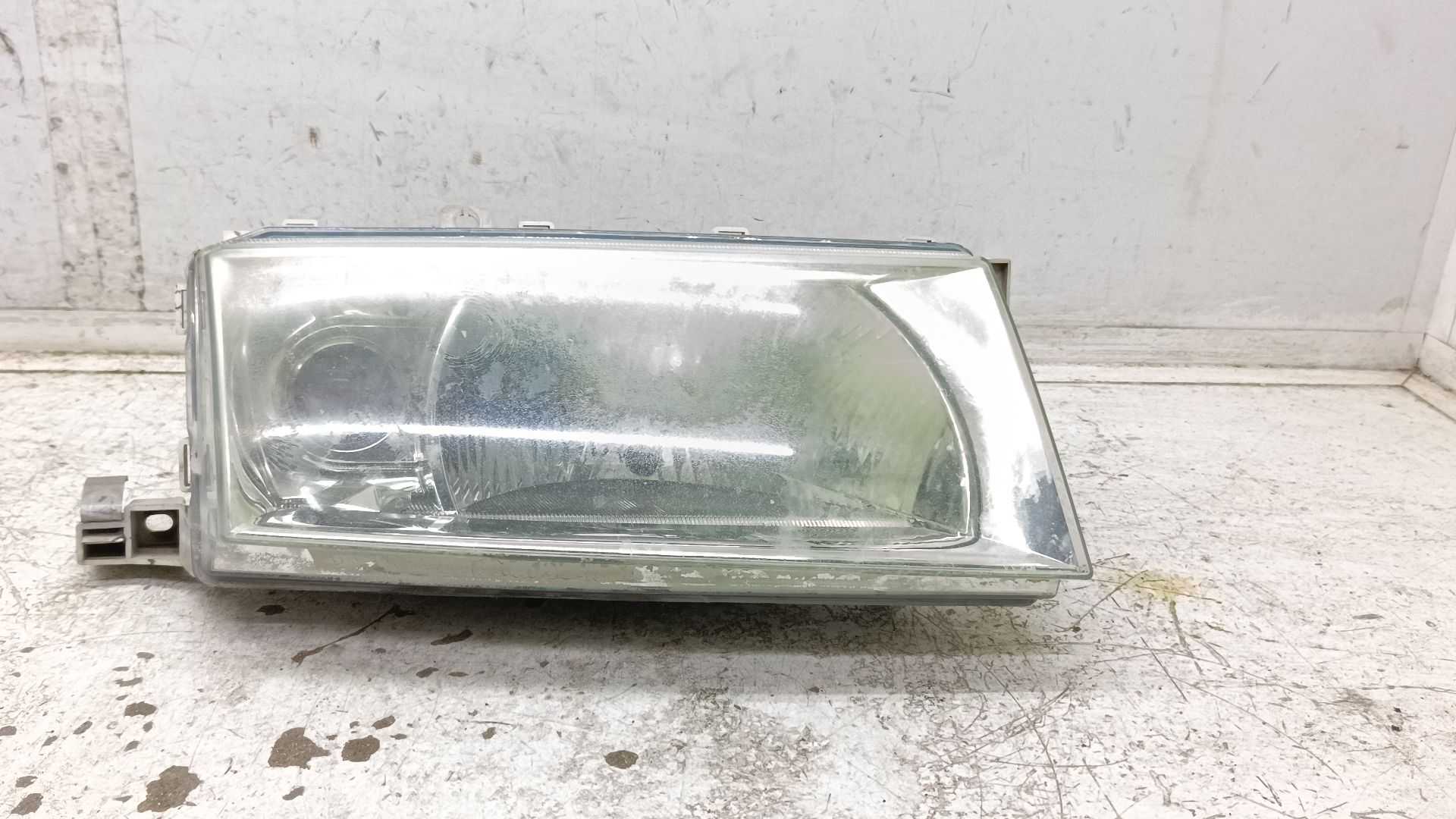 Recambio de faro derecho para skoda octavia ii (1z3) 1.9 tdi referencia OEM IAM E49756  